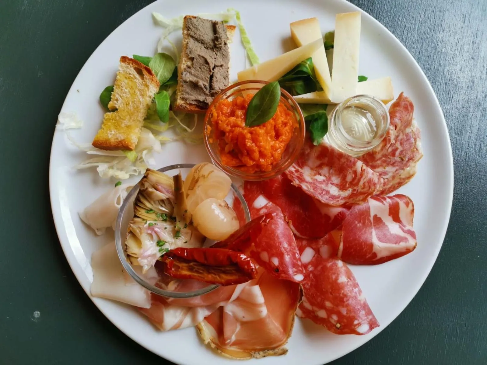 Restaurant/places to eat in Chiostro Delle Monache Hostel Volterra