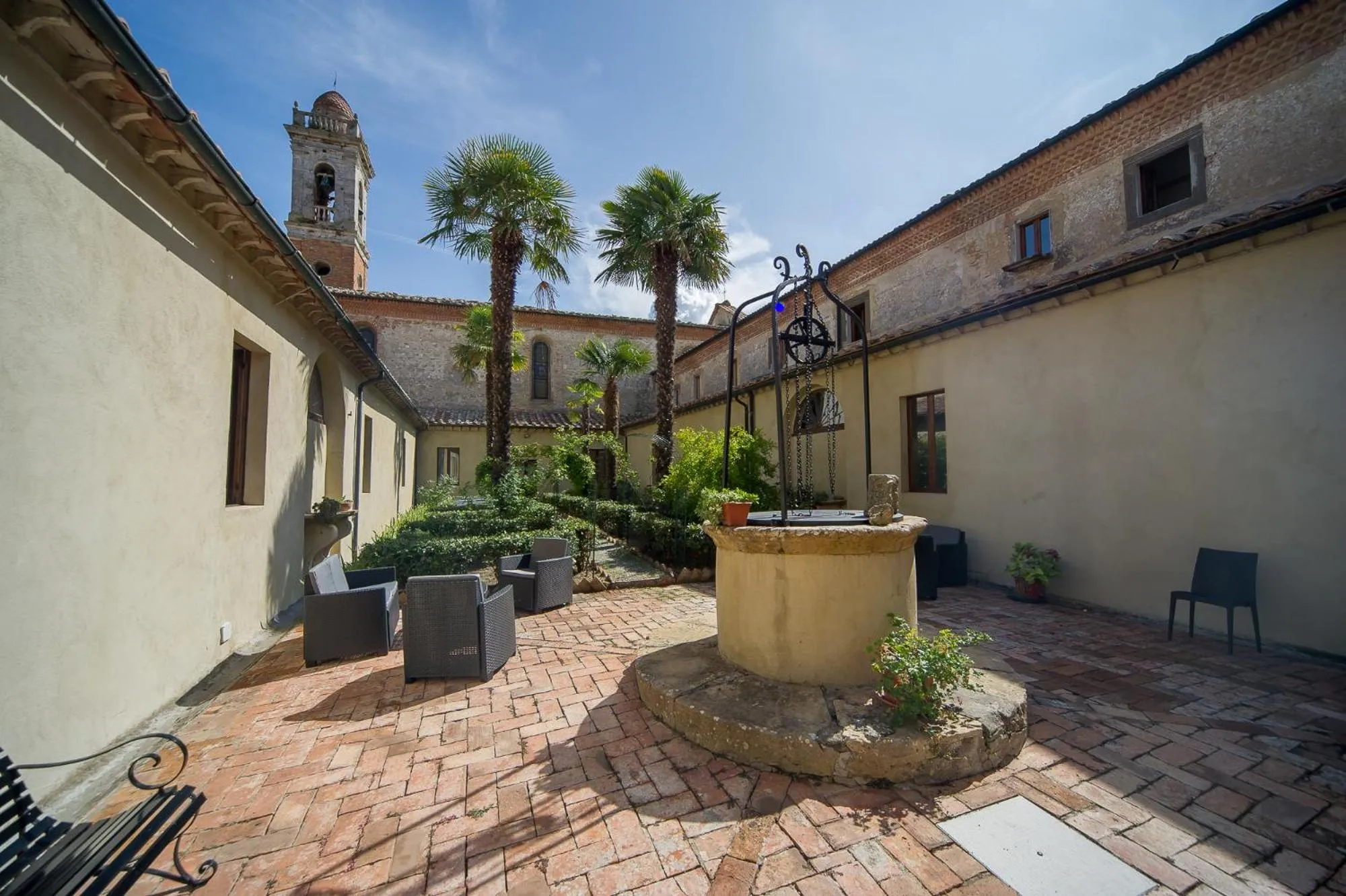 Garden in Chiostro Delle Monache Hostel Volterra