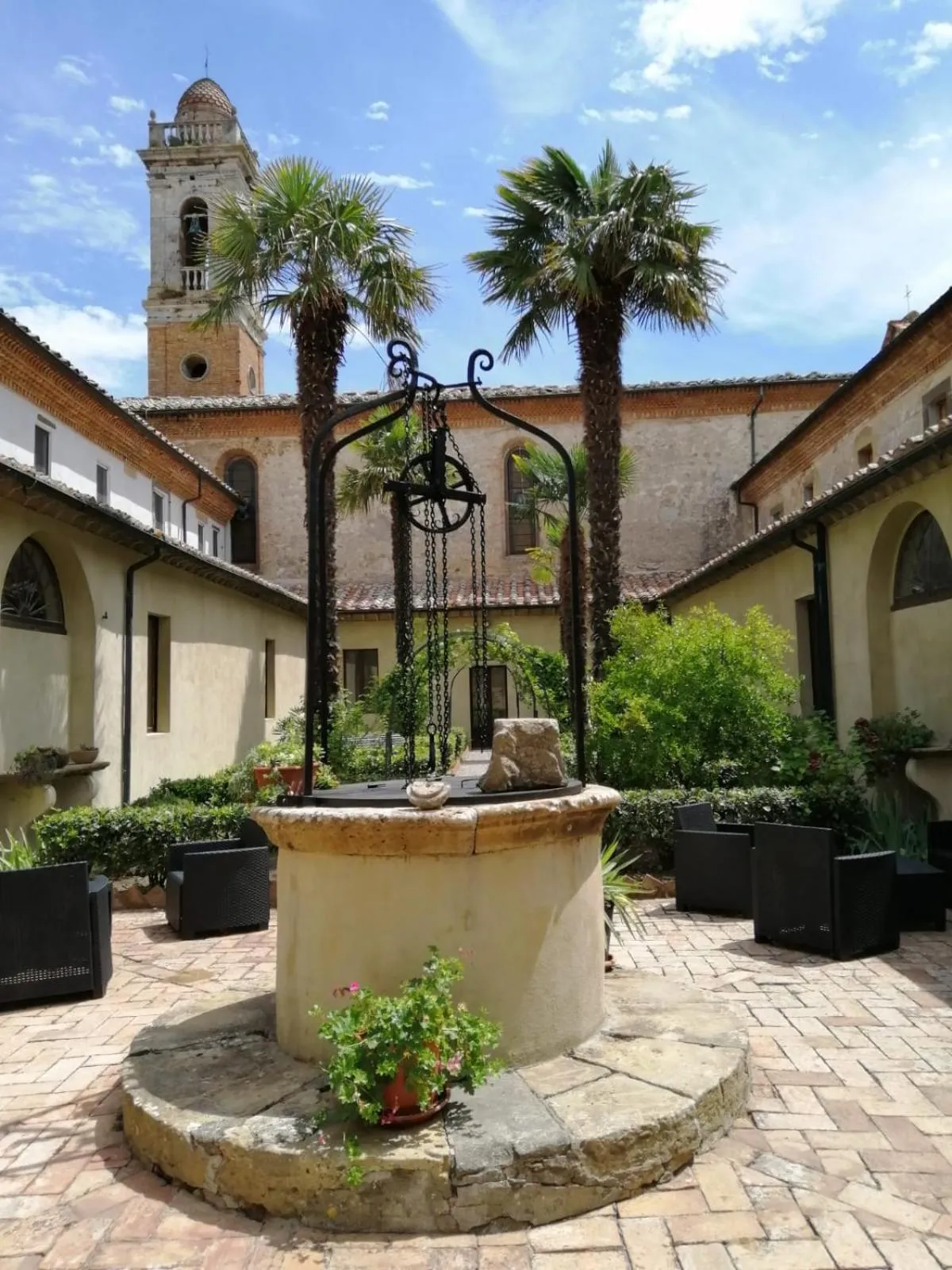 Garden in Chiostro Delle Monache Hostel Volterra