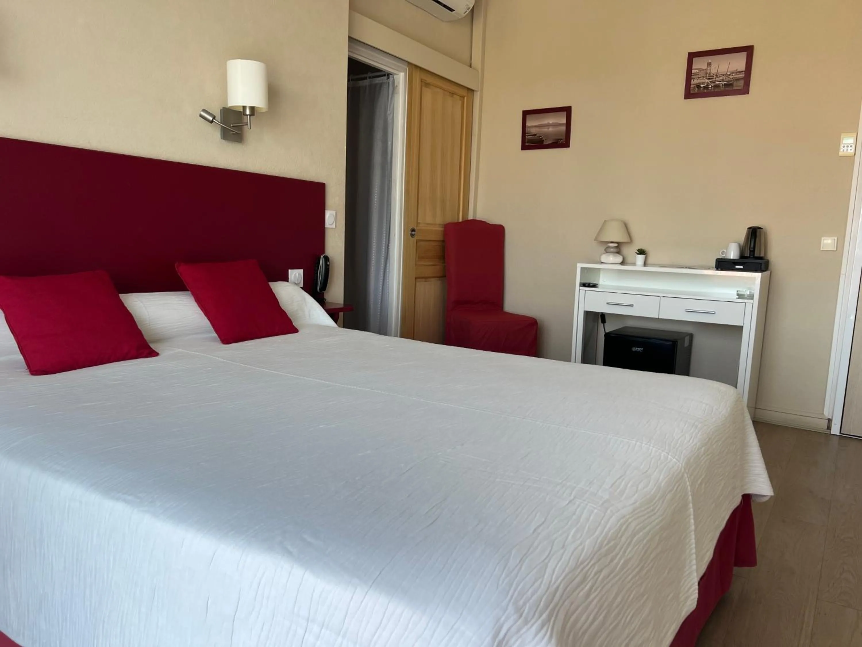 Bed in Saint Jacques