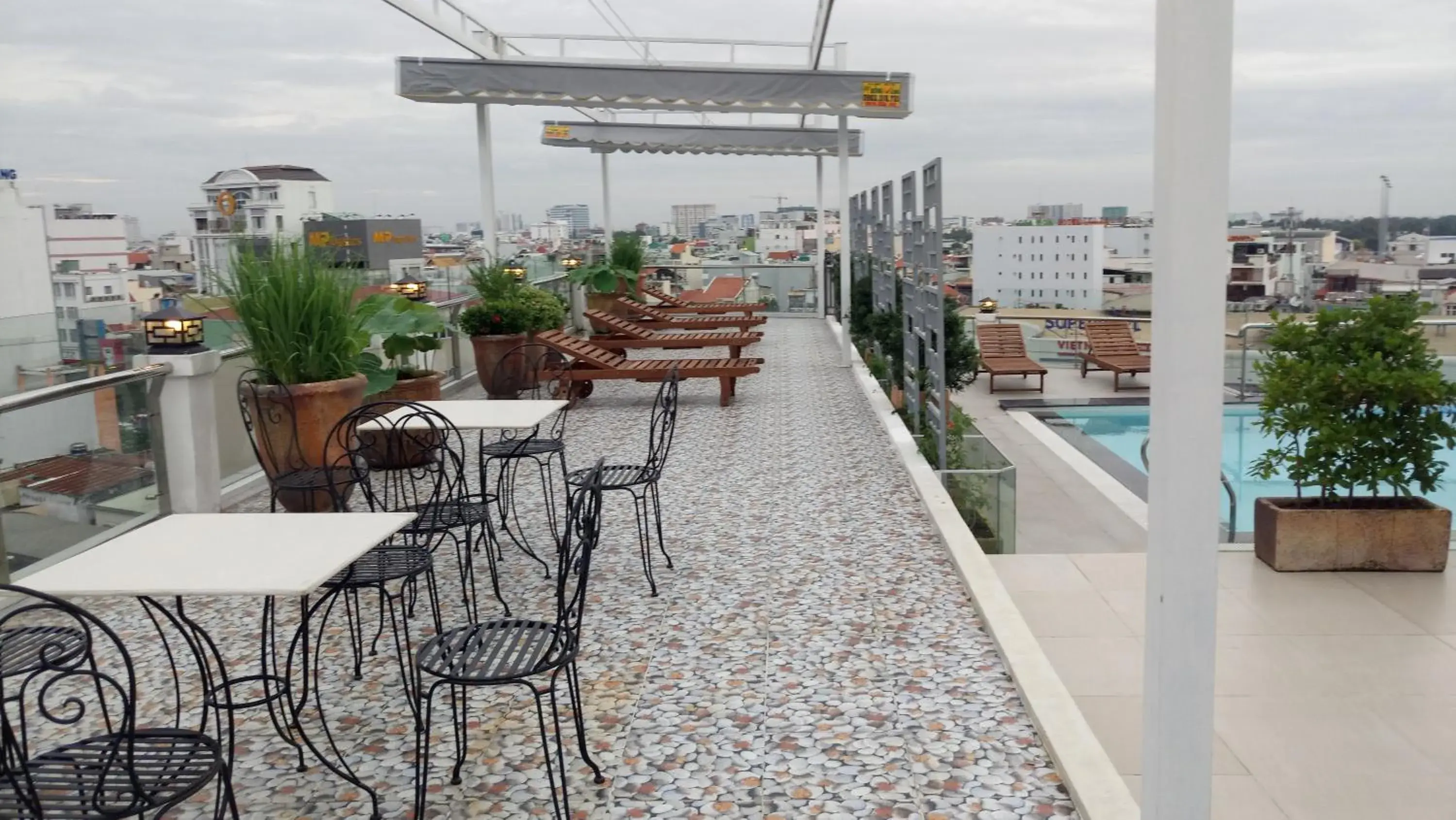 Swimming pool in Ciao SaiGon Hotel & Spa Swimming pool in Ciao SaiGon Hotel & Spa