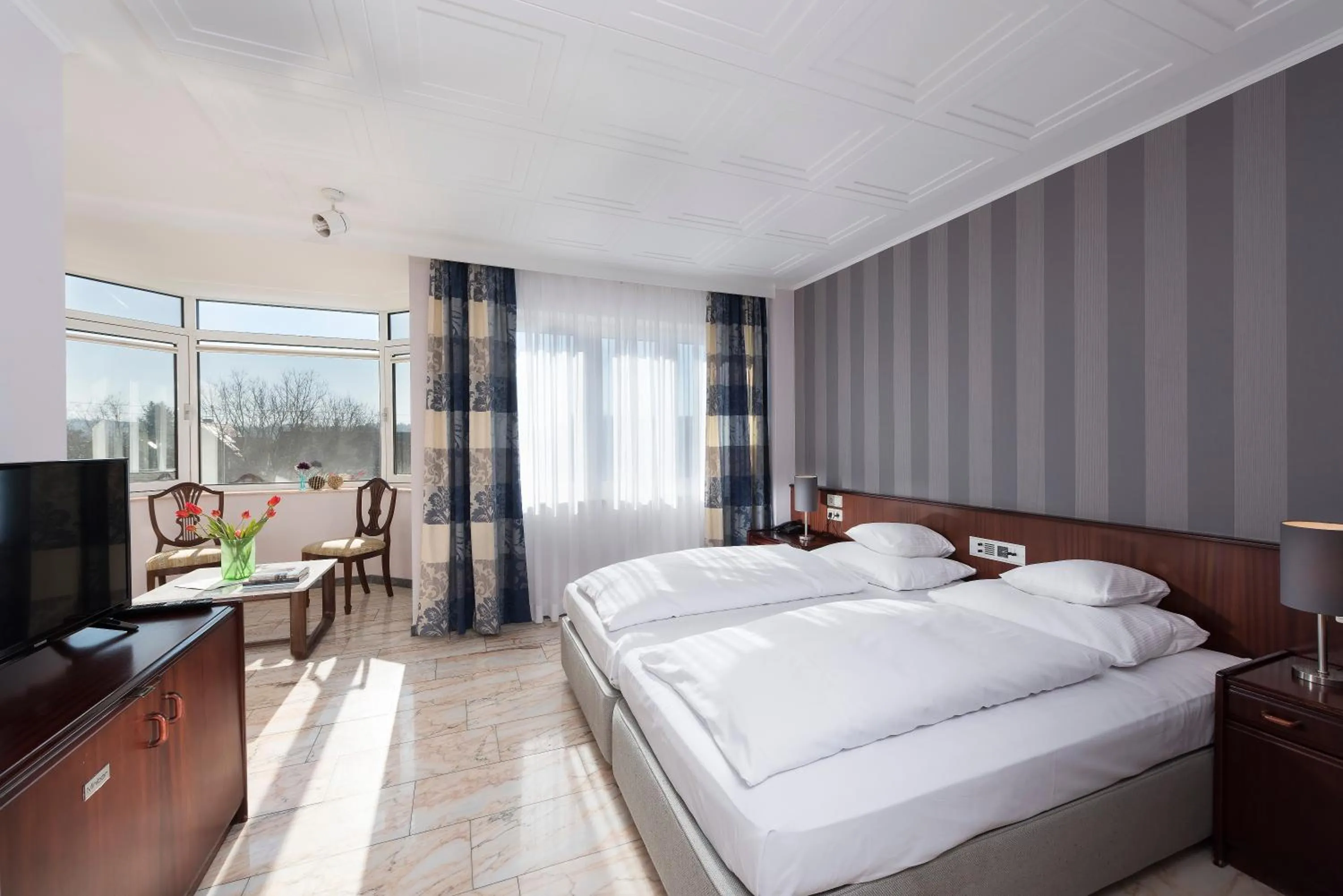 Photo of the whole room, Bed in Hotel Harheimer Hof