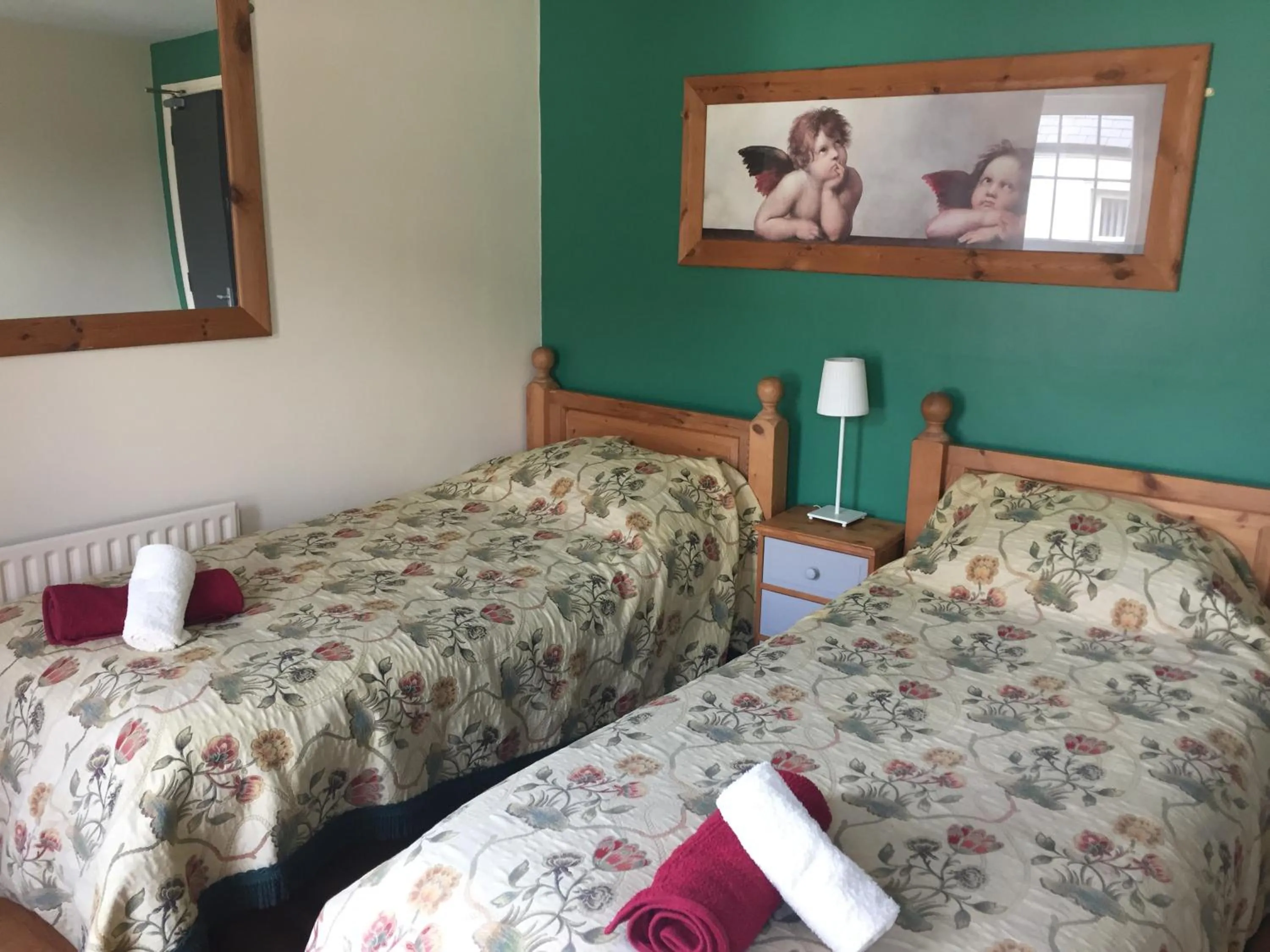 Decorative detail, Bed in Roomz