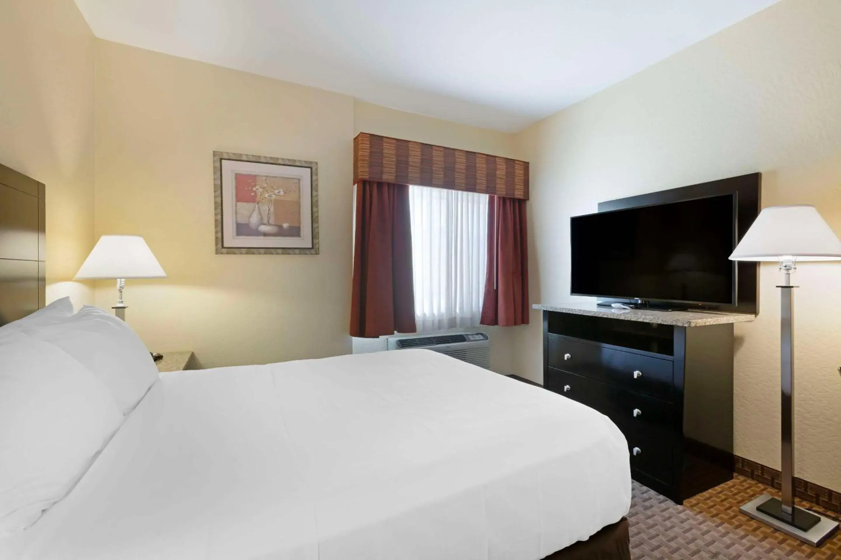 Bedroom, Bed in Comfort Inn Near Grand Canyon Bedroom, Bed in Comfort Inn Near Grand Canyon