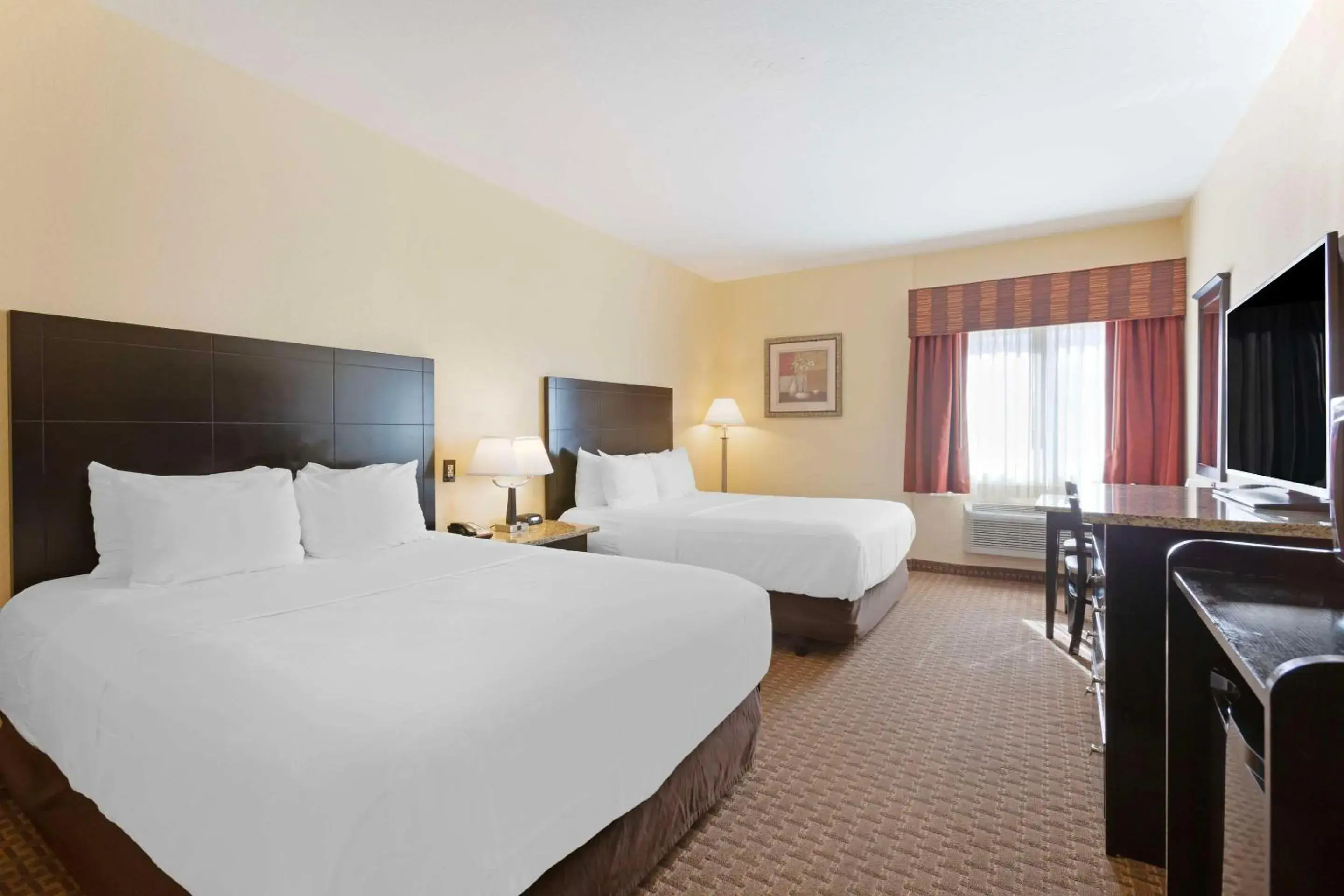 Bedroom, Bed in Comfort Inn Near Grand Canyon Bedroom, Bed in Comfort Inn Near Grand Canyon