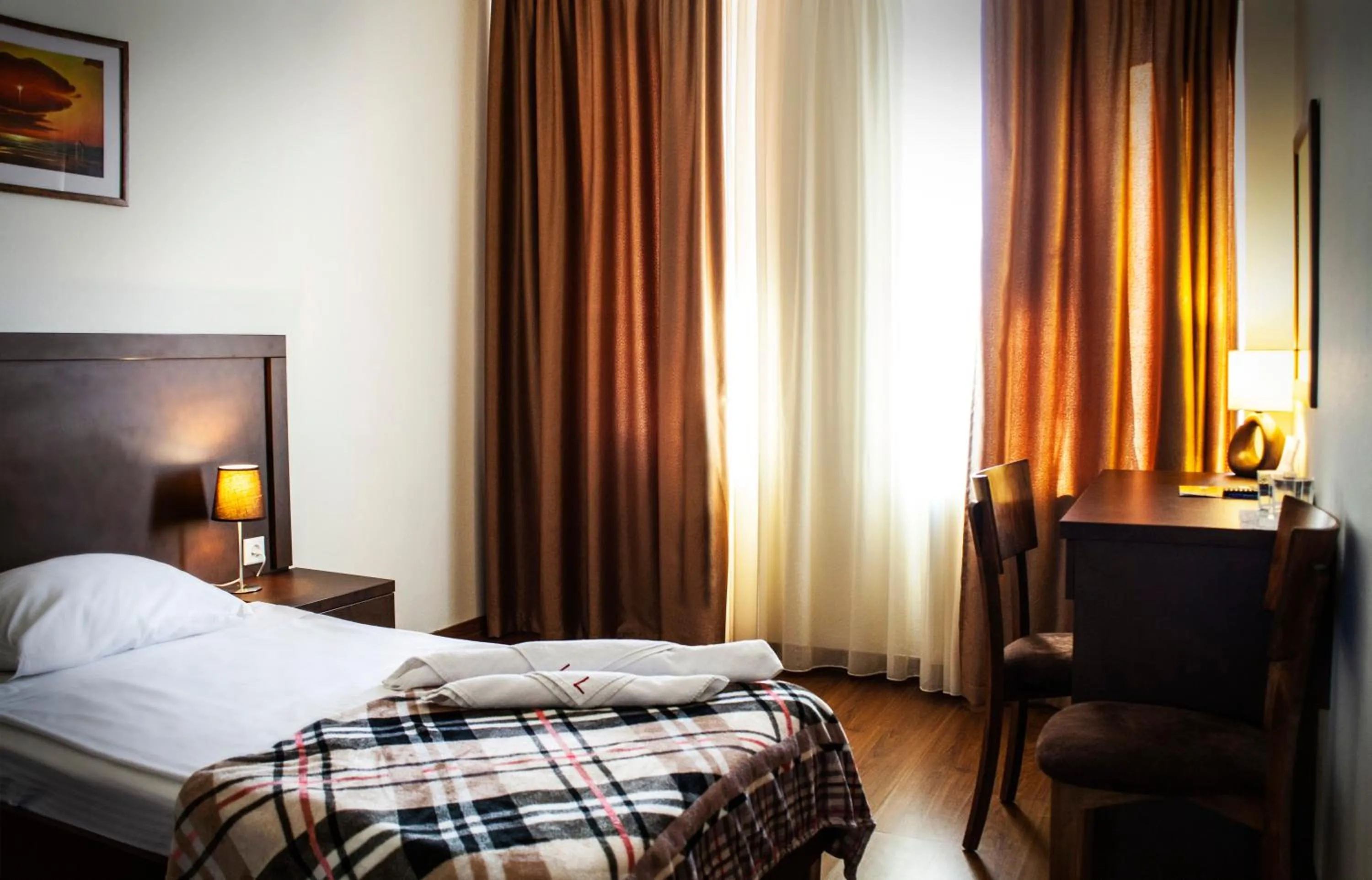 Bedroom, Bed in Hotel Lux