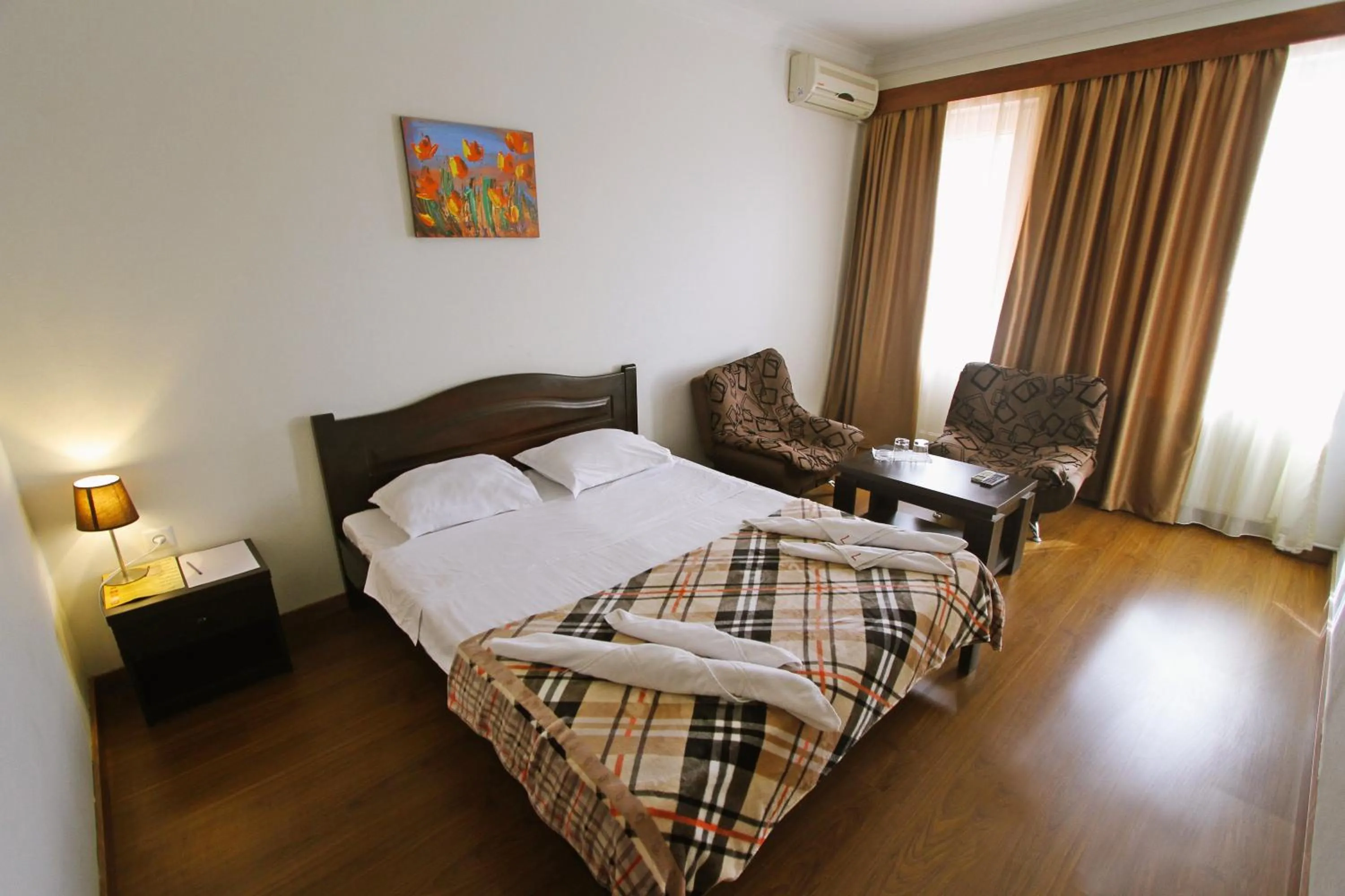 Bedroom, Bed in Hotel Lux