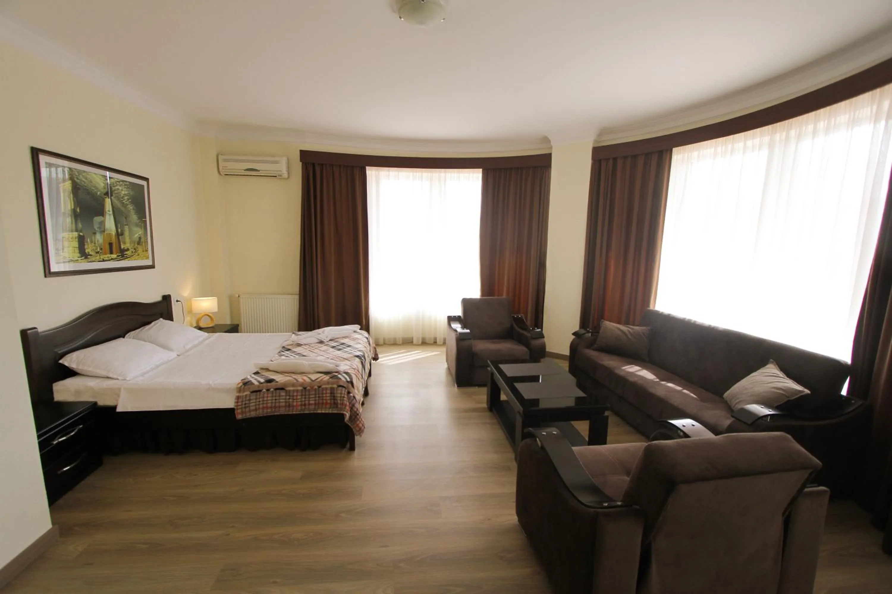 Bedroom, Bed in Hotel Lux