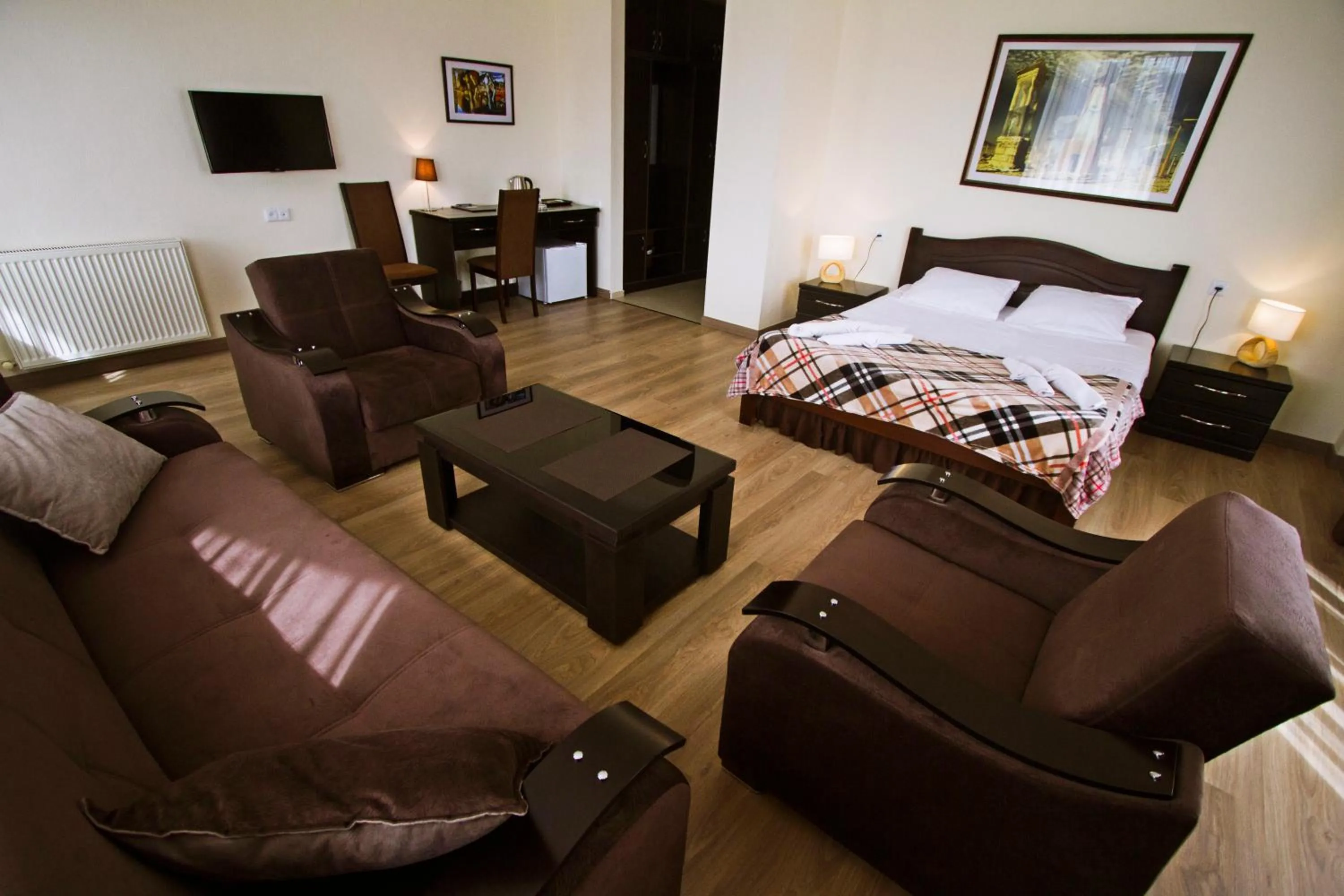 Bedroom, Bed in Hotel Lux