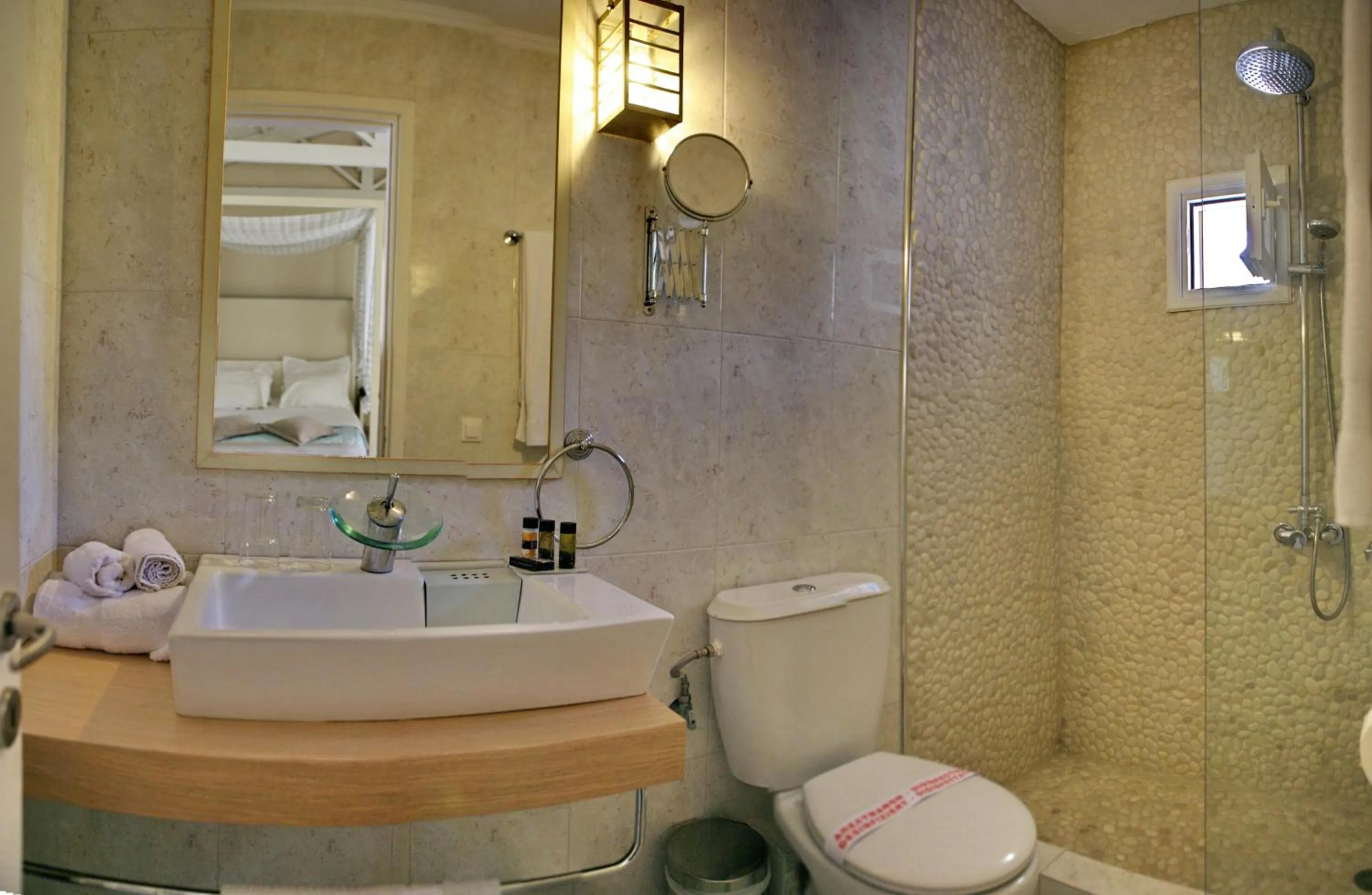 Oikies Small Elegant Houses