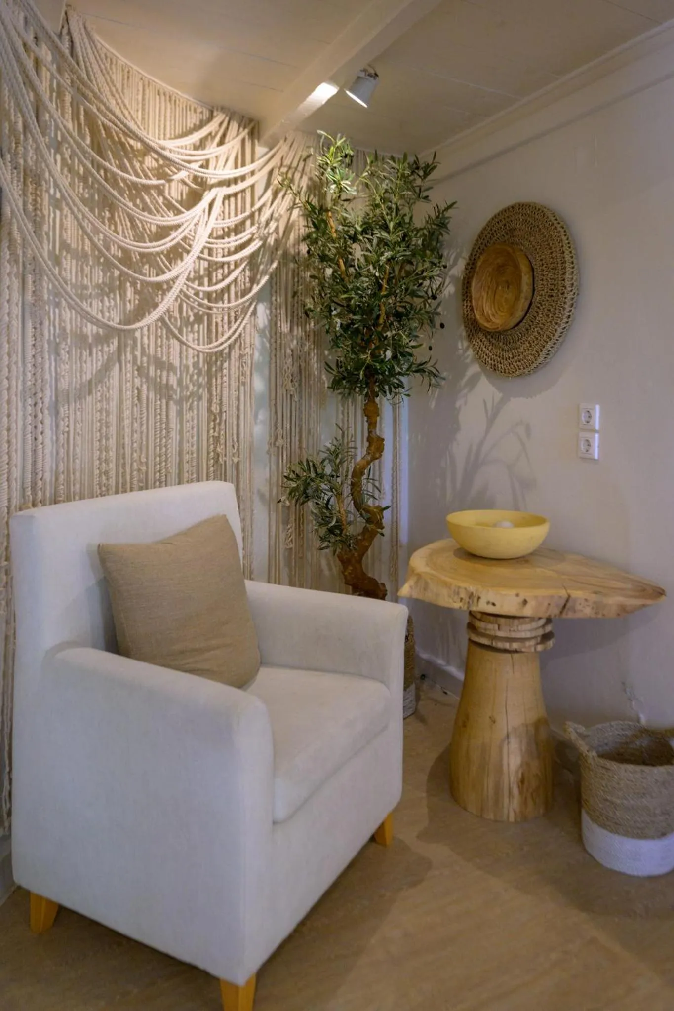 Oikies Small Elegant Houses