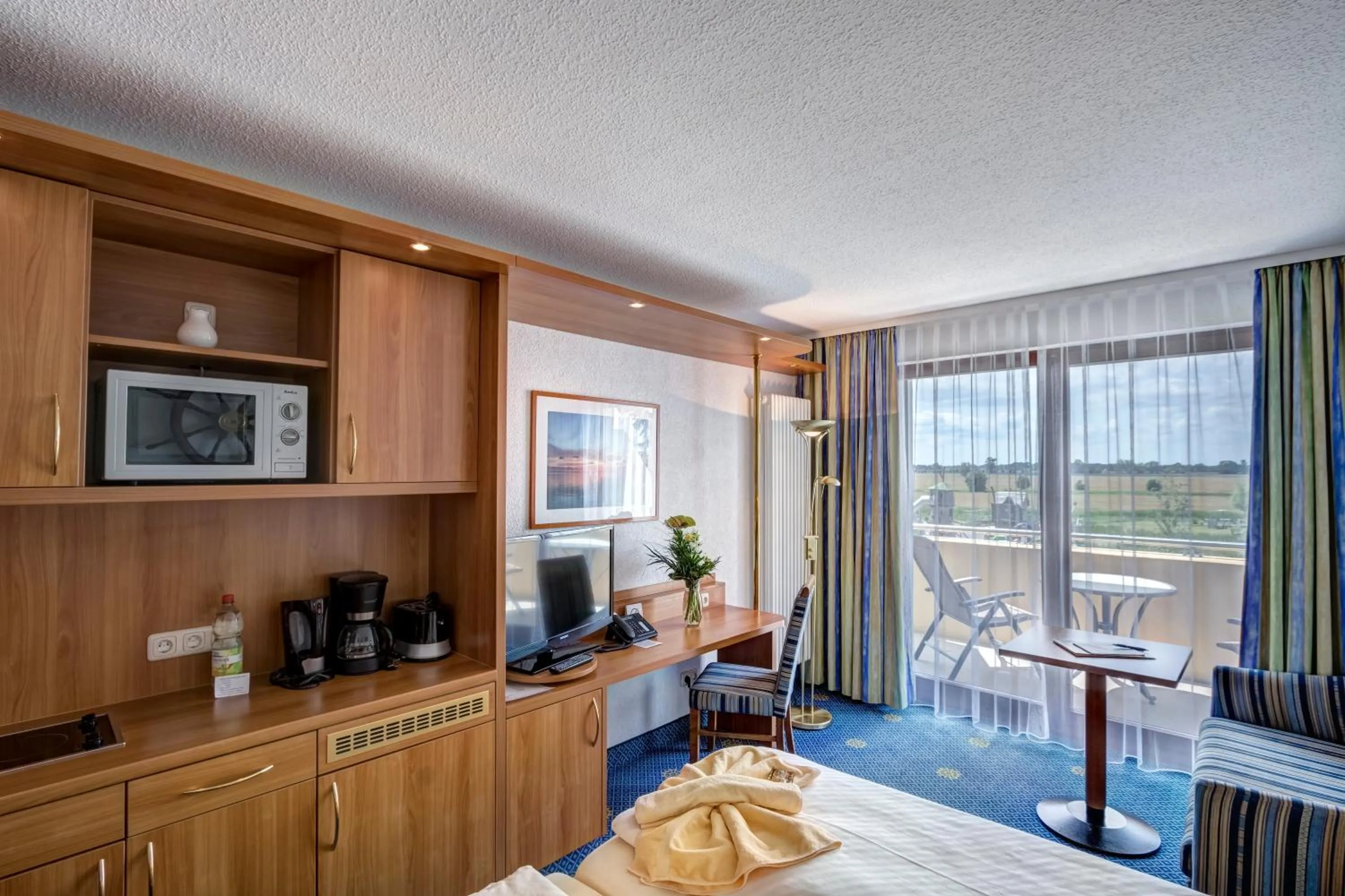 Photo of the whole room, Bed in Familien Wellness Hotel Seeklause mit großem Abenteuerspielplatz "Piraten-Insel-Usedom" Kinder immer All-Inklusive & Getränke ganztags inklusive