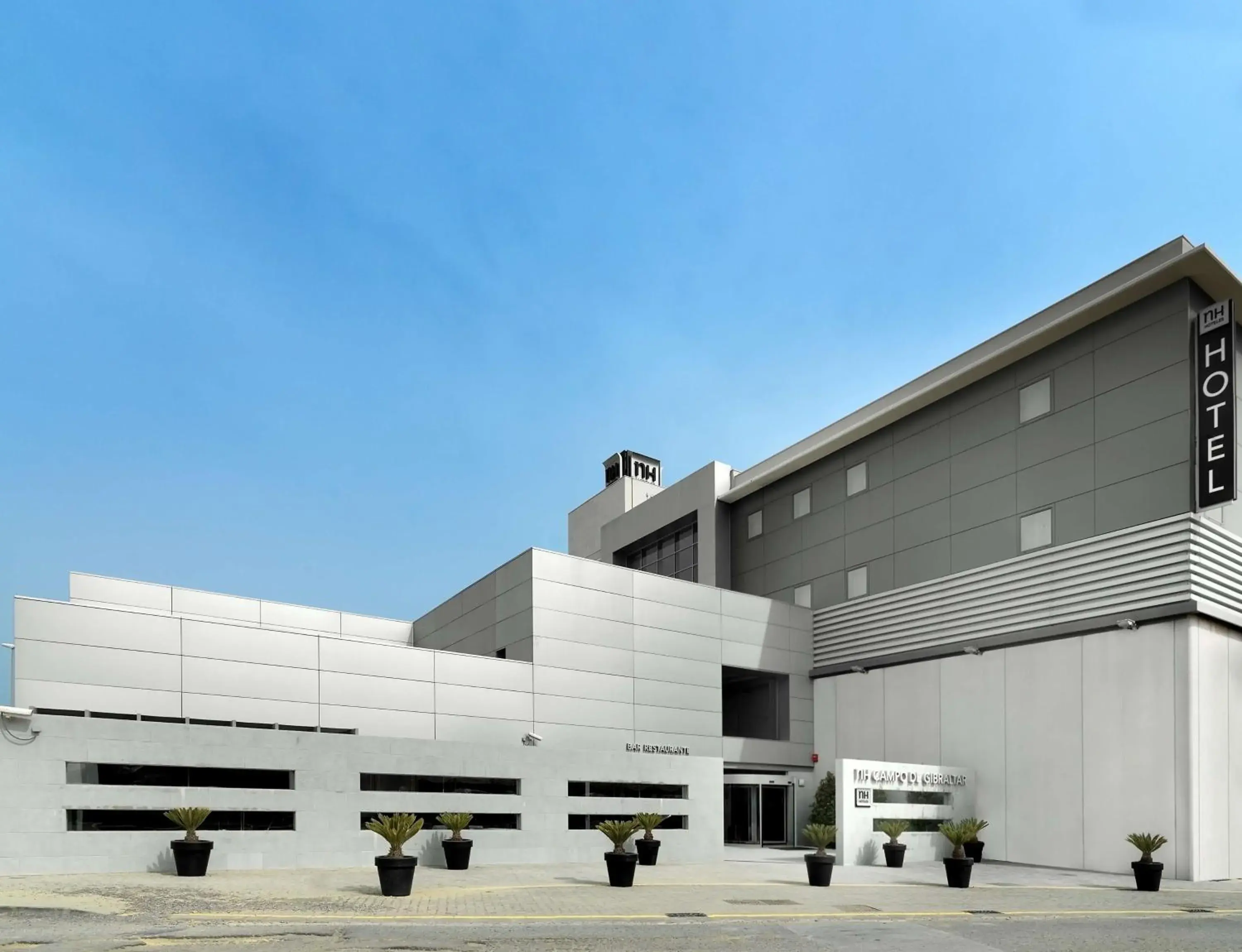 Property building in NH Campo de Gibraltar Property building in NH Campo de Gibraltar