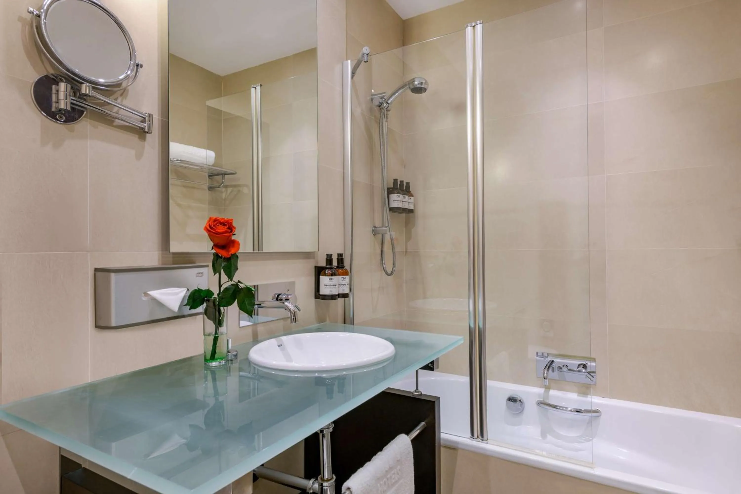 Bathroom in NH Campo de Gibraltar