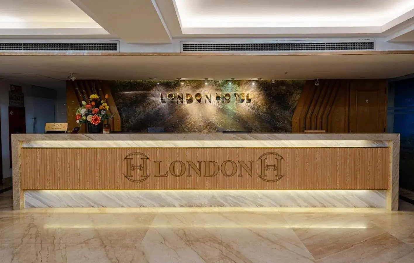 Lobby or reception in London Hanoi Hotel Lobby or reception in London Hanoi Hotel