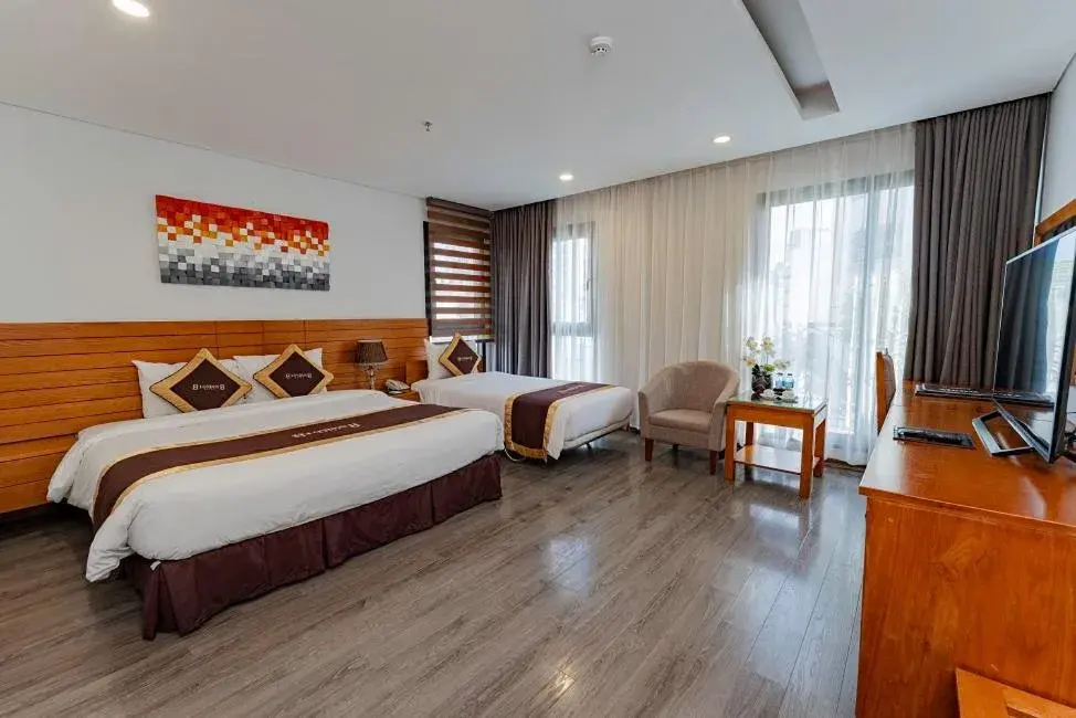 View (from property/room), Bed in London Hanoi Hotel View (from property/room), Bed in London Hanoi Hotel