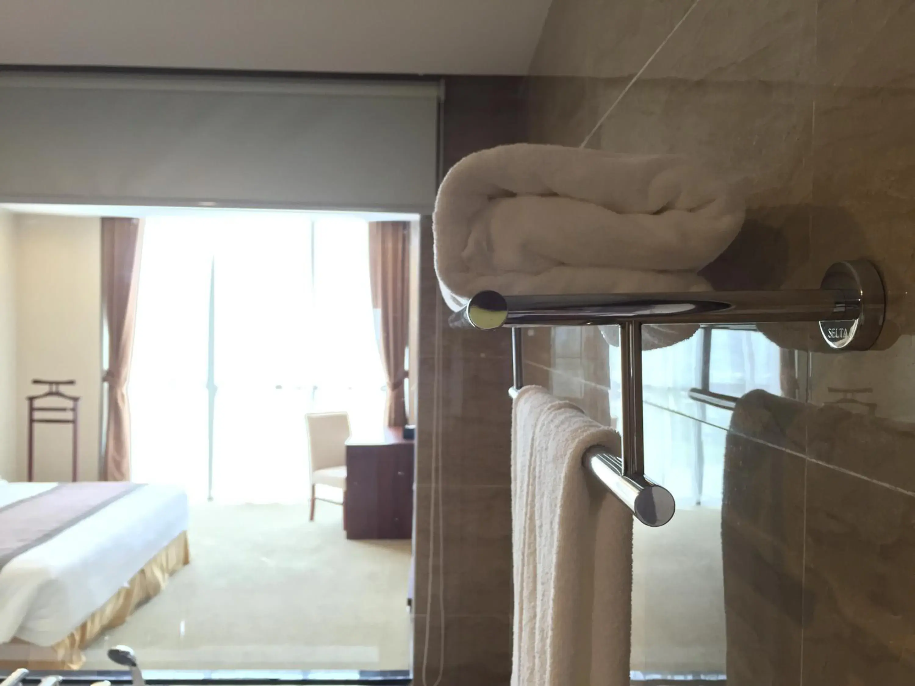 Bathroom, Bed in Muong Thanh Grand Hoang Mai - Nghe An Bathroom, Bed in Muong Thanh Grand Hoang Mai - Nghe An