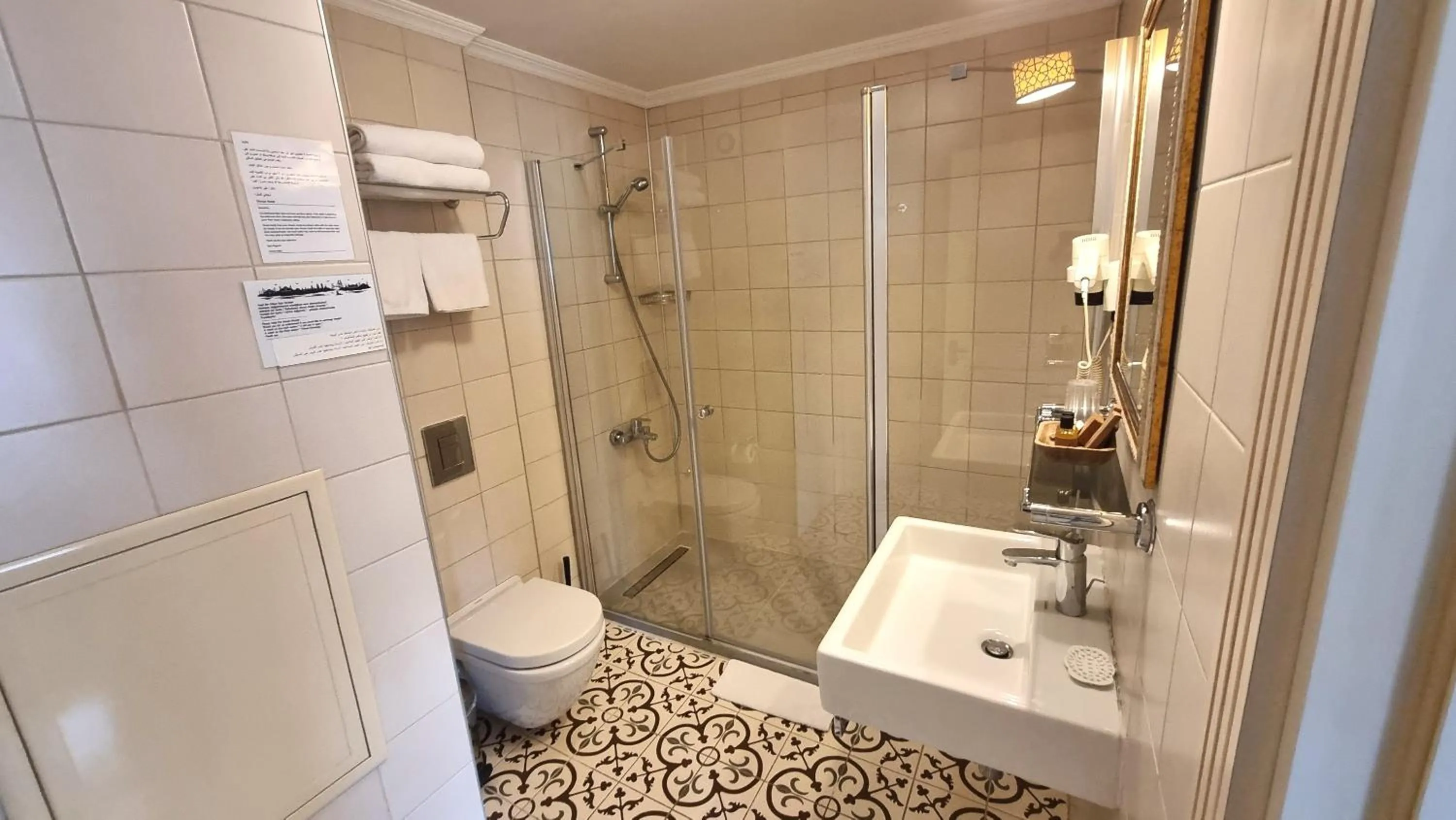 Shower in Venue Hotel Istanbul Old City