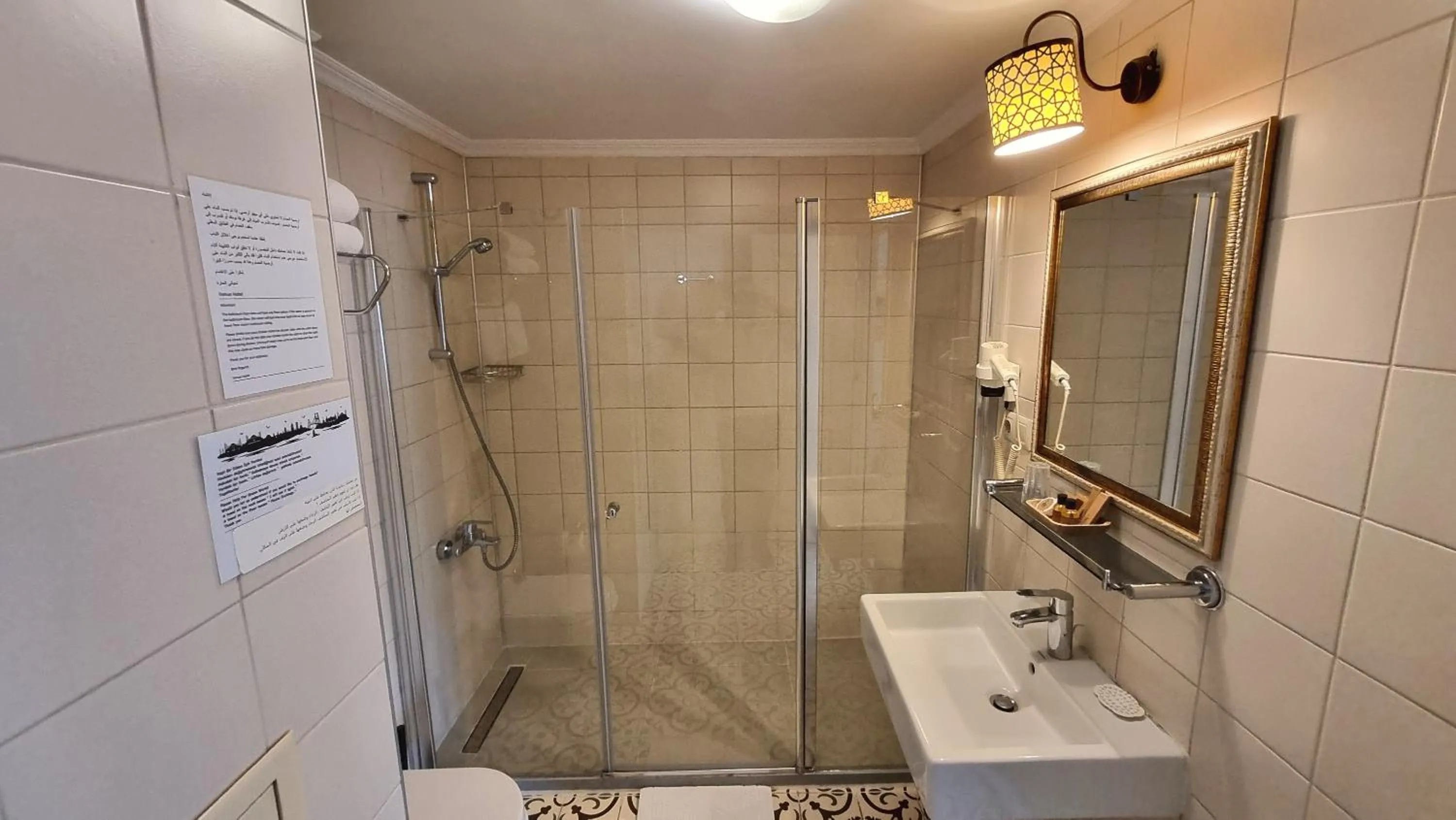 Shower in Venue Hotel Istanbul Old City