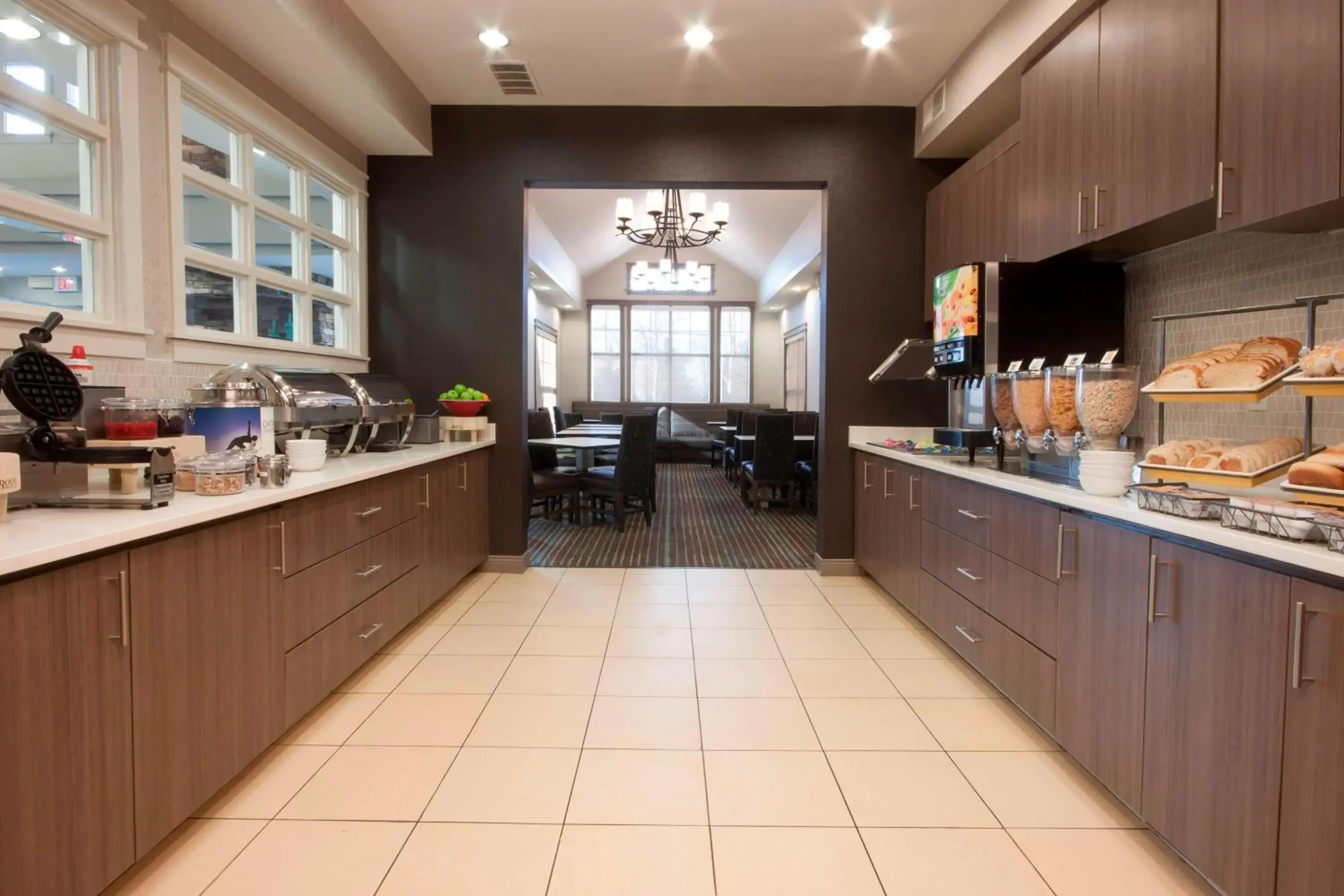 Breakfast in Residence Inn Des Moines West at Jordan Creek Town Center Breakfast in Residence Inn Des Moines West at Jordan Creek Town Center