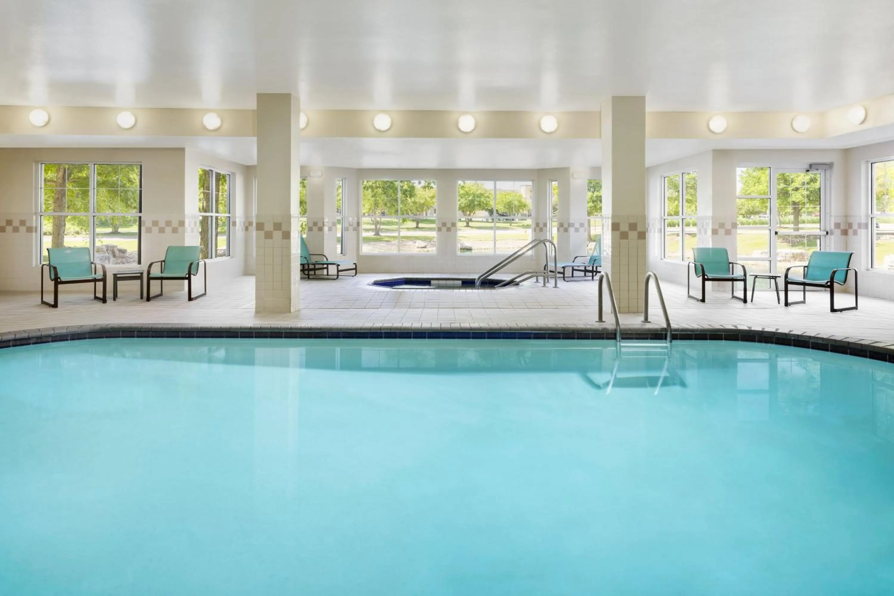 Swimming pool in Residence Inn Des Moines West at Jordan Creek Town Center