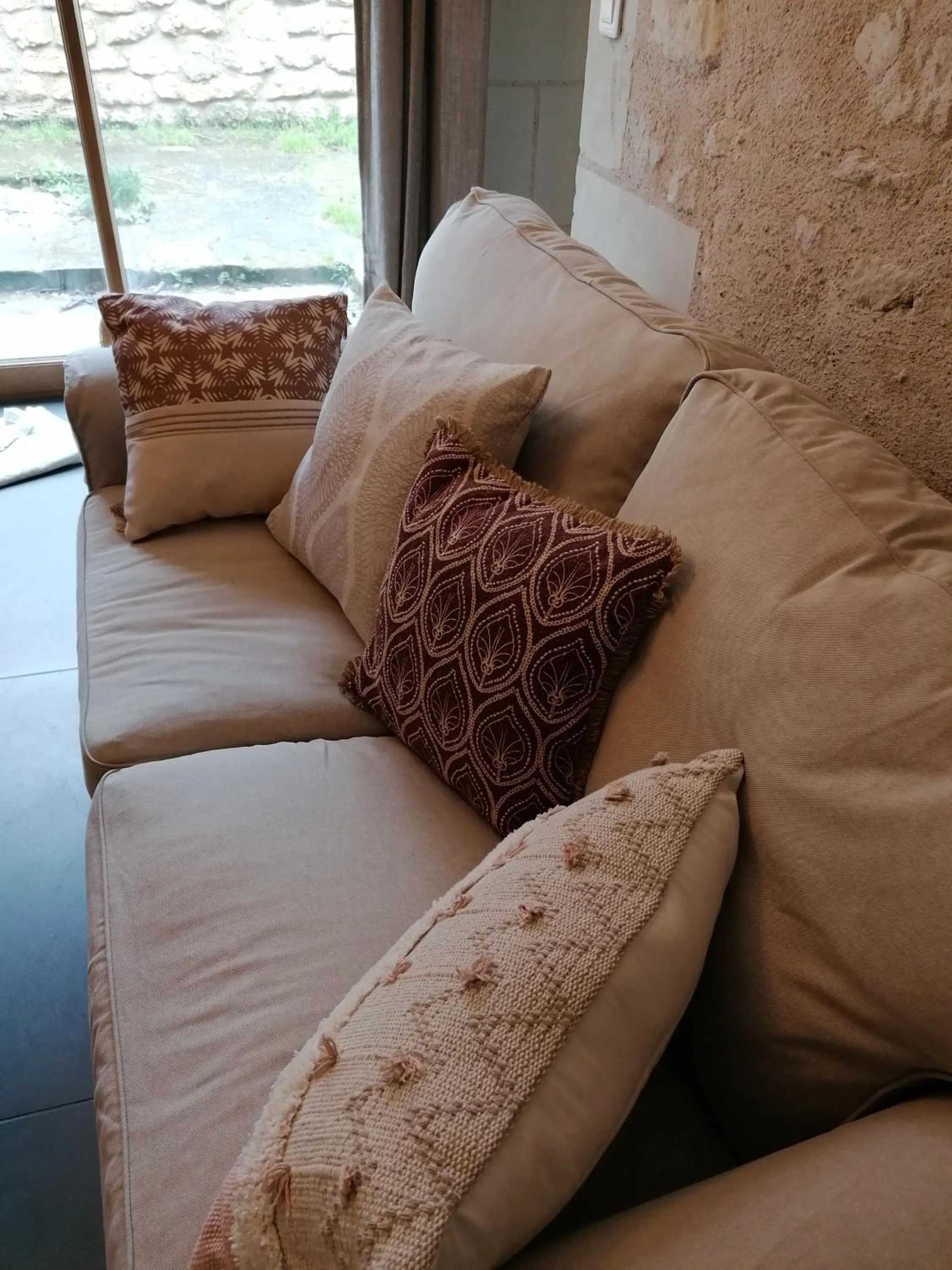 Living room, Bed in Aquarelle