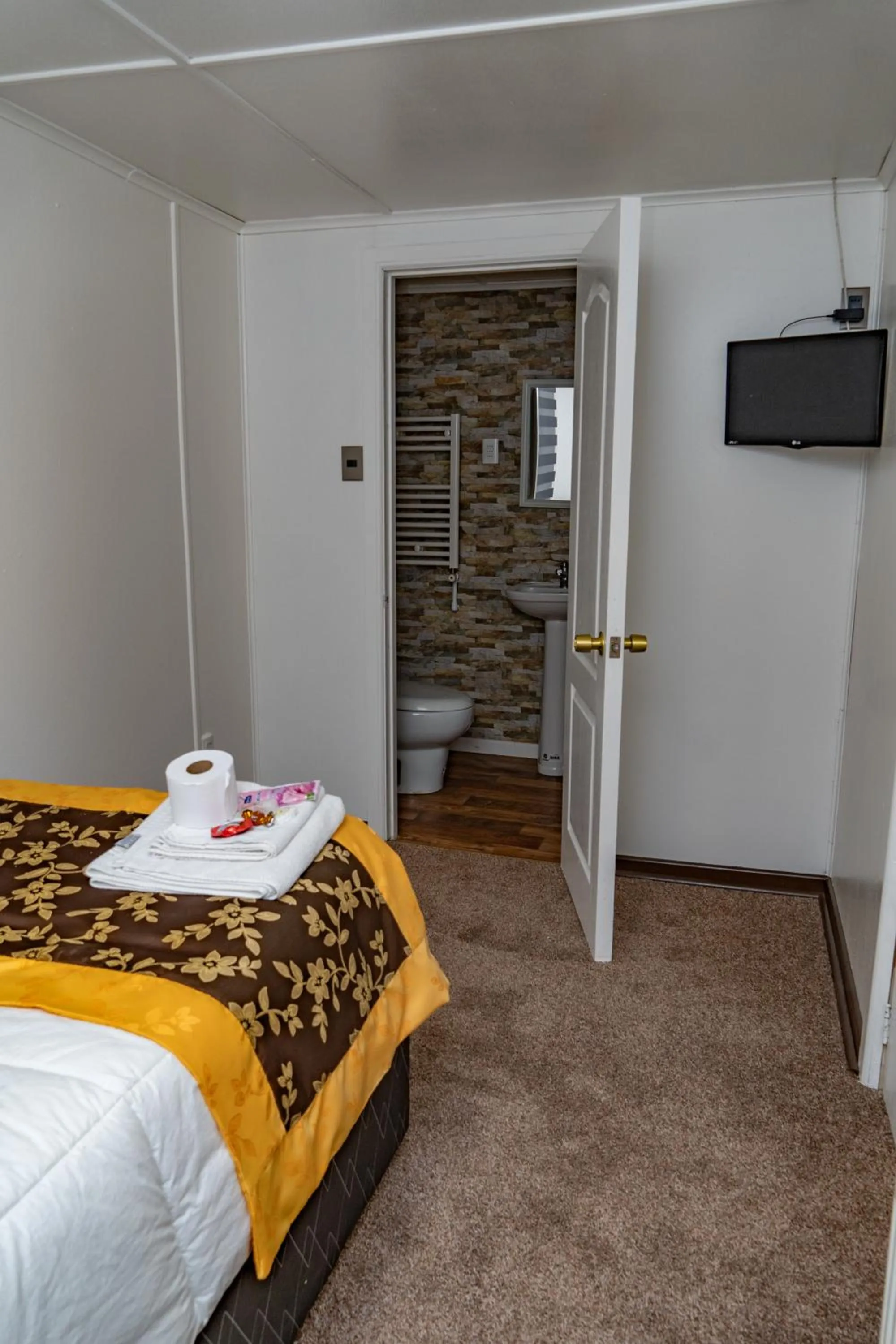 Photo of the whole room, Bed in Hotel Forjadores del Cabo de Hornos