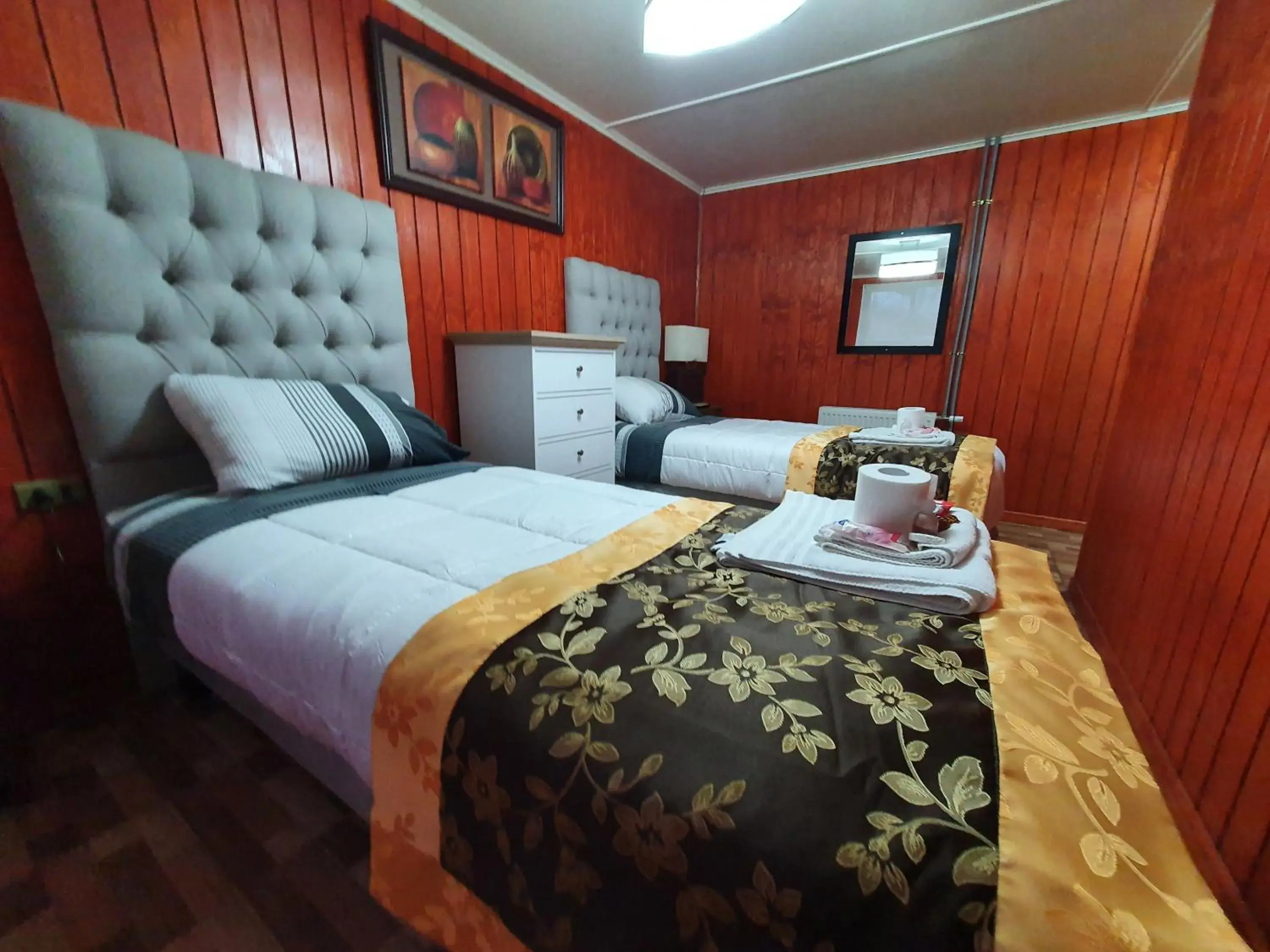 Twin Room in Hotel Forjadores del Cabo de Hornos Twin Room in Hotel Forjadores del Cabo de Hornos