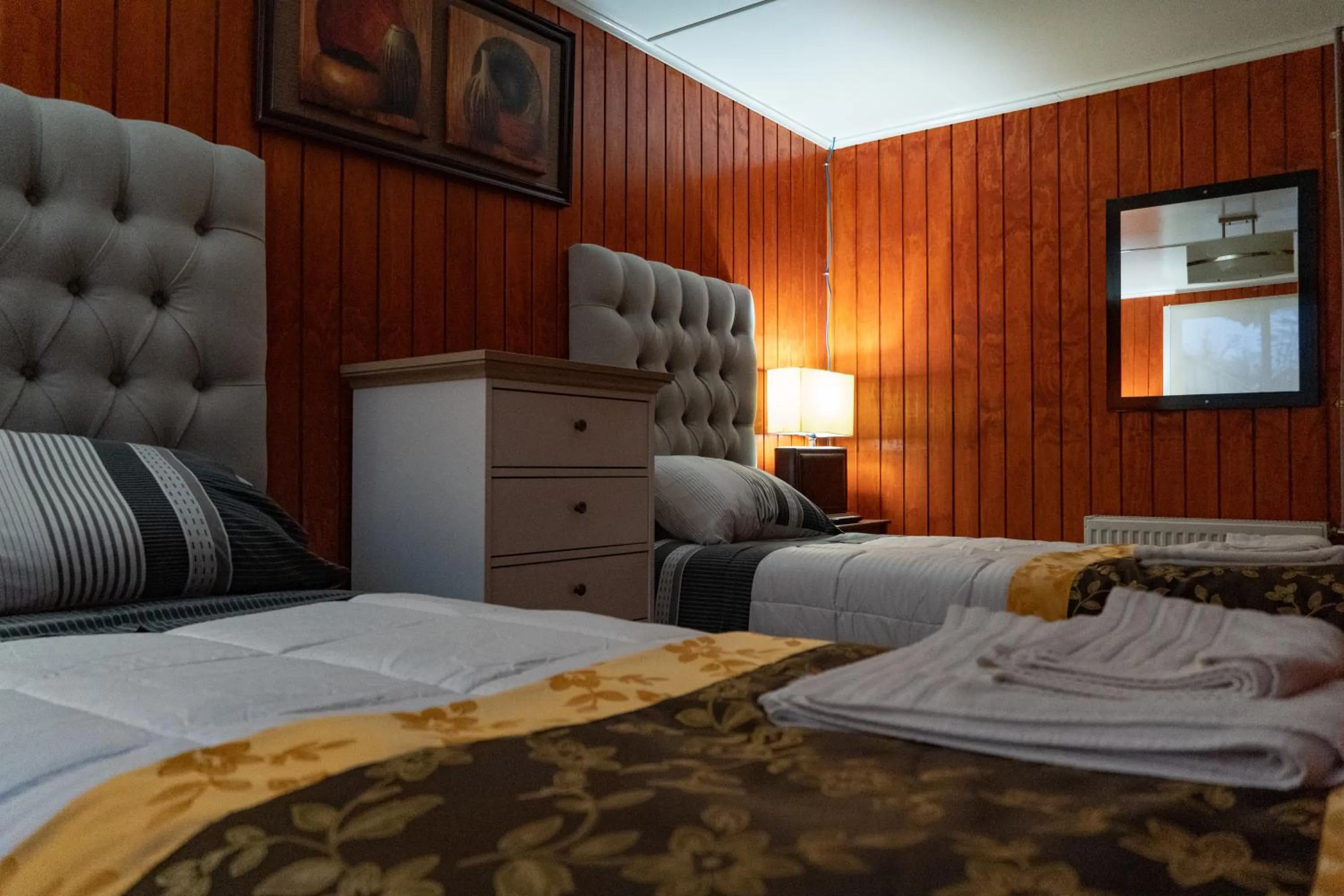 Property building, Bed in Hotel Forjadores del Cabo de Hornos