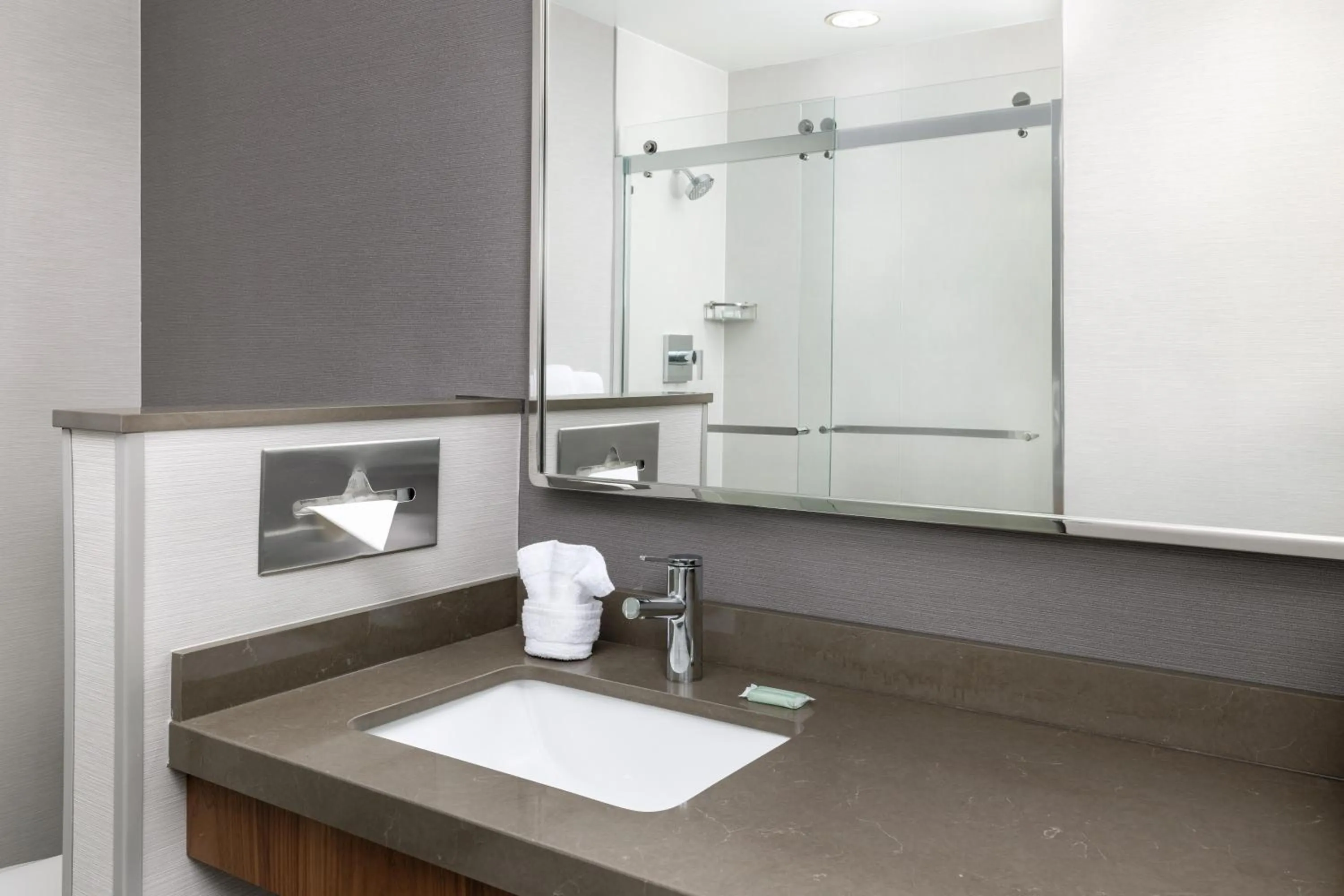 Bathroom in Courtyard by Marriott Amarillo West/Medical Center