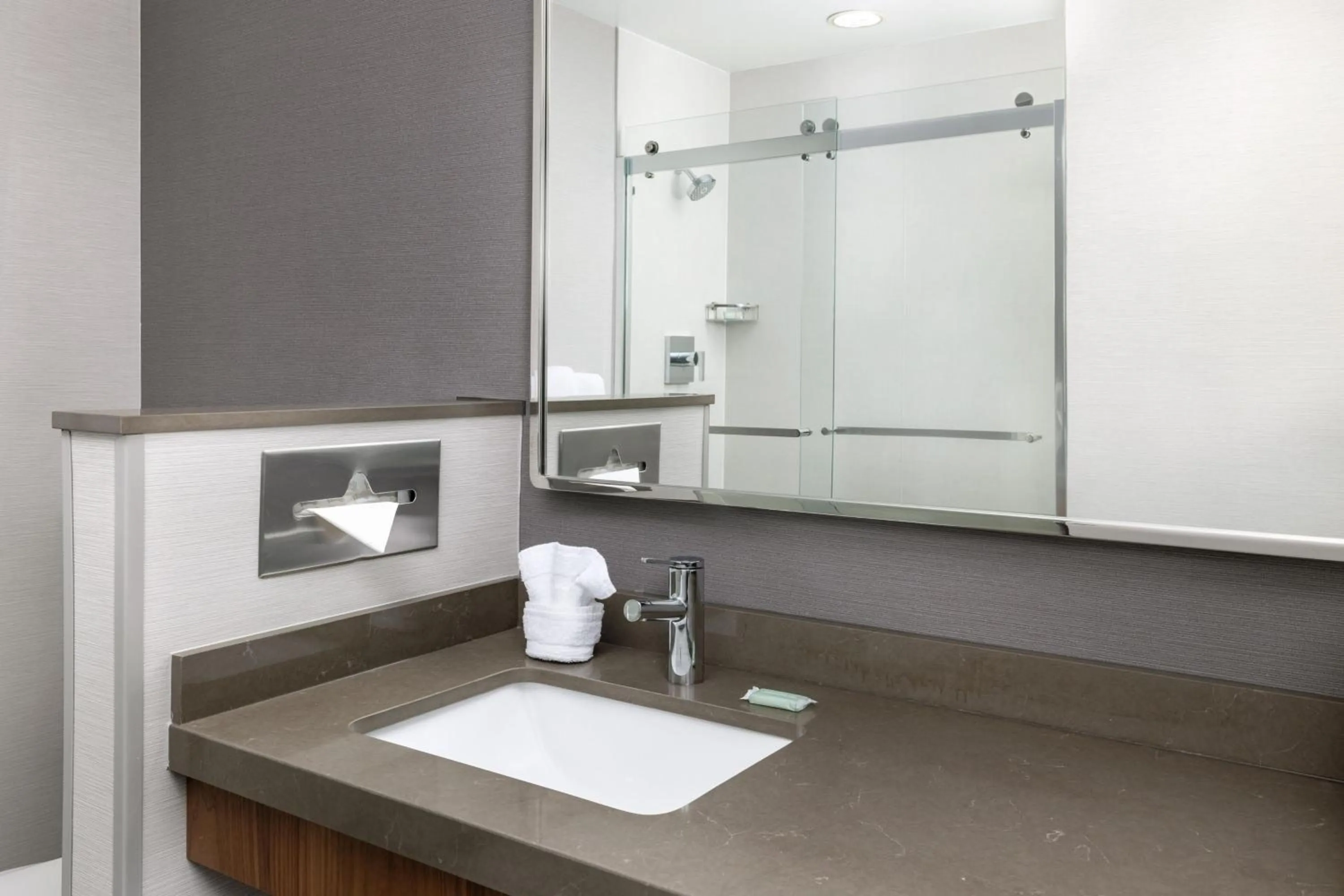 Bathroom in Courtyard by Marriott Amarillo West/Medical Center