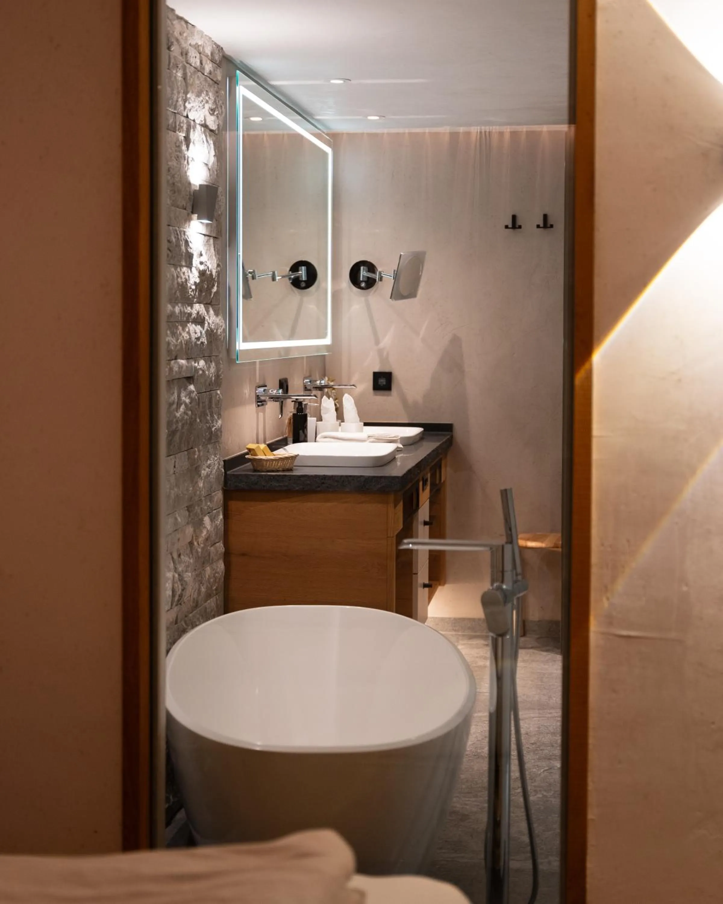 Bathroom in Alpinhotel Berghaus spa