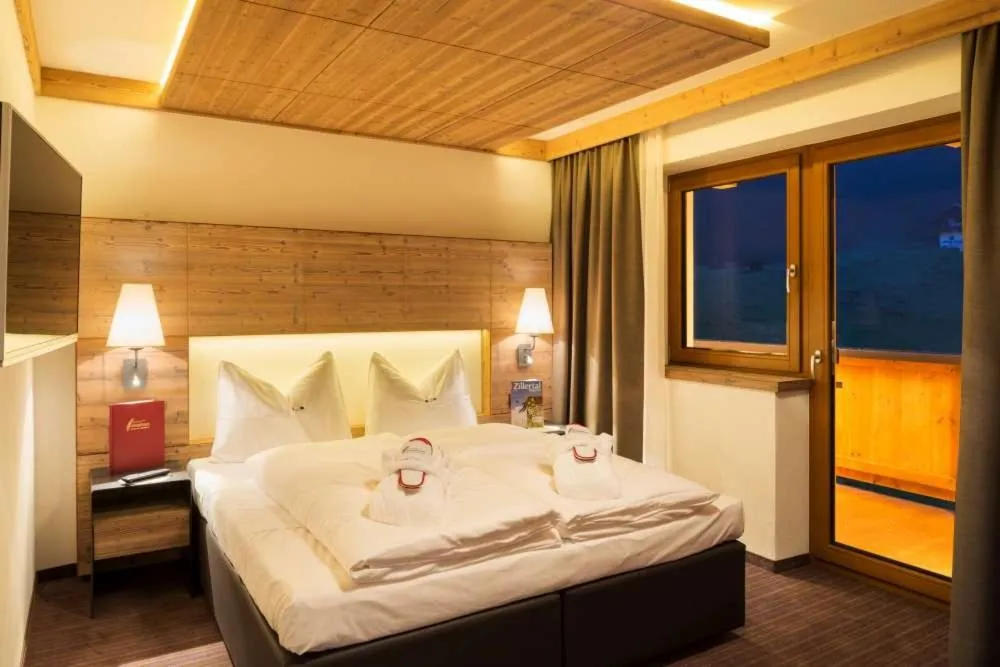 Bed in Alpinhotel Berghaus spa