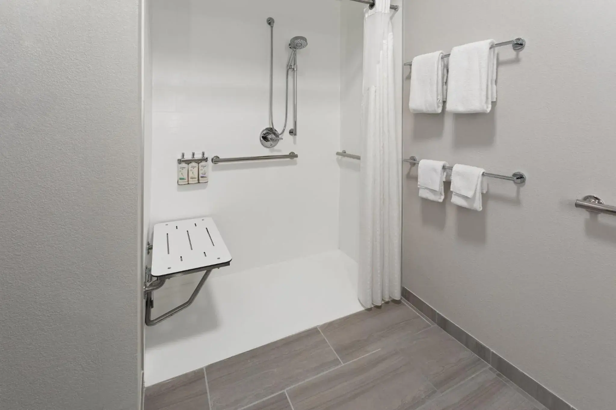 King Room - Mobility Access/Roll in Shower - Non-Smoking in Holiday Inn Express Hotel & Suites Dubois by IHG King Room - Mobility Access/Roll in Shower - Non-Smoking in Holiday Inn Express Hotel & Suites Dubois by IHG