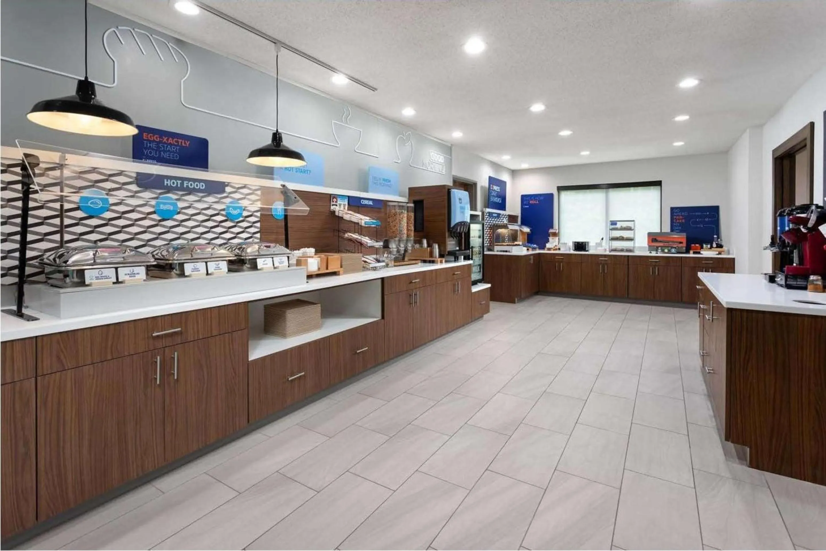 Buffet breakfast in Holiday Inn Express Hotel & Suites Dubois by IHG