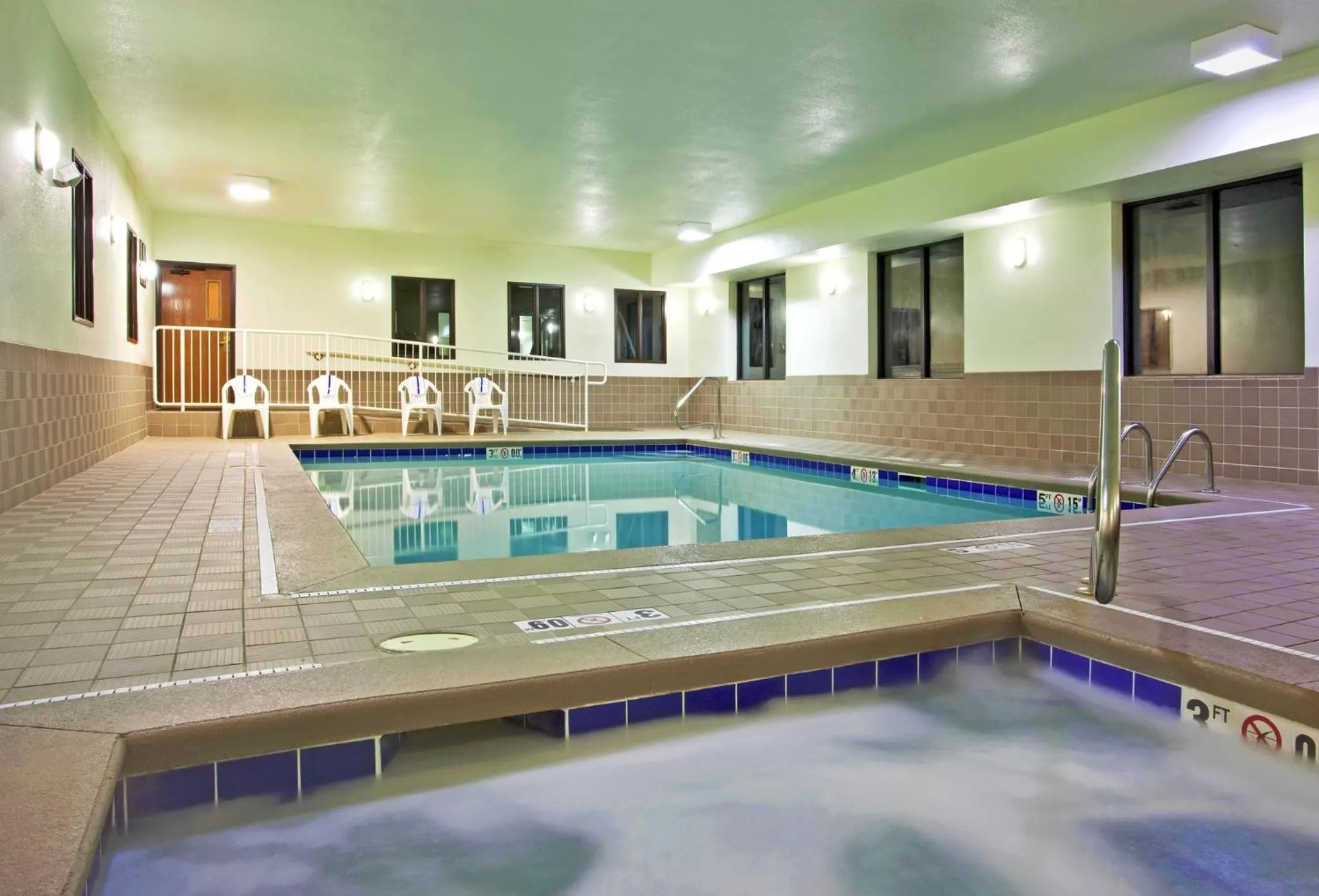 Swimming pool in Holiday Inn Express Hotel & Suites Dubois by IHG