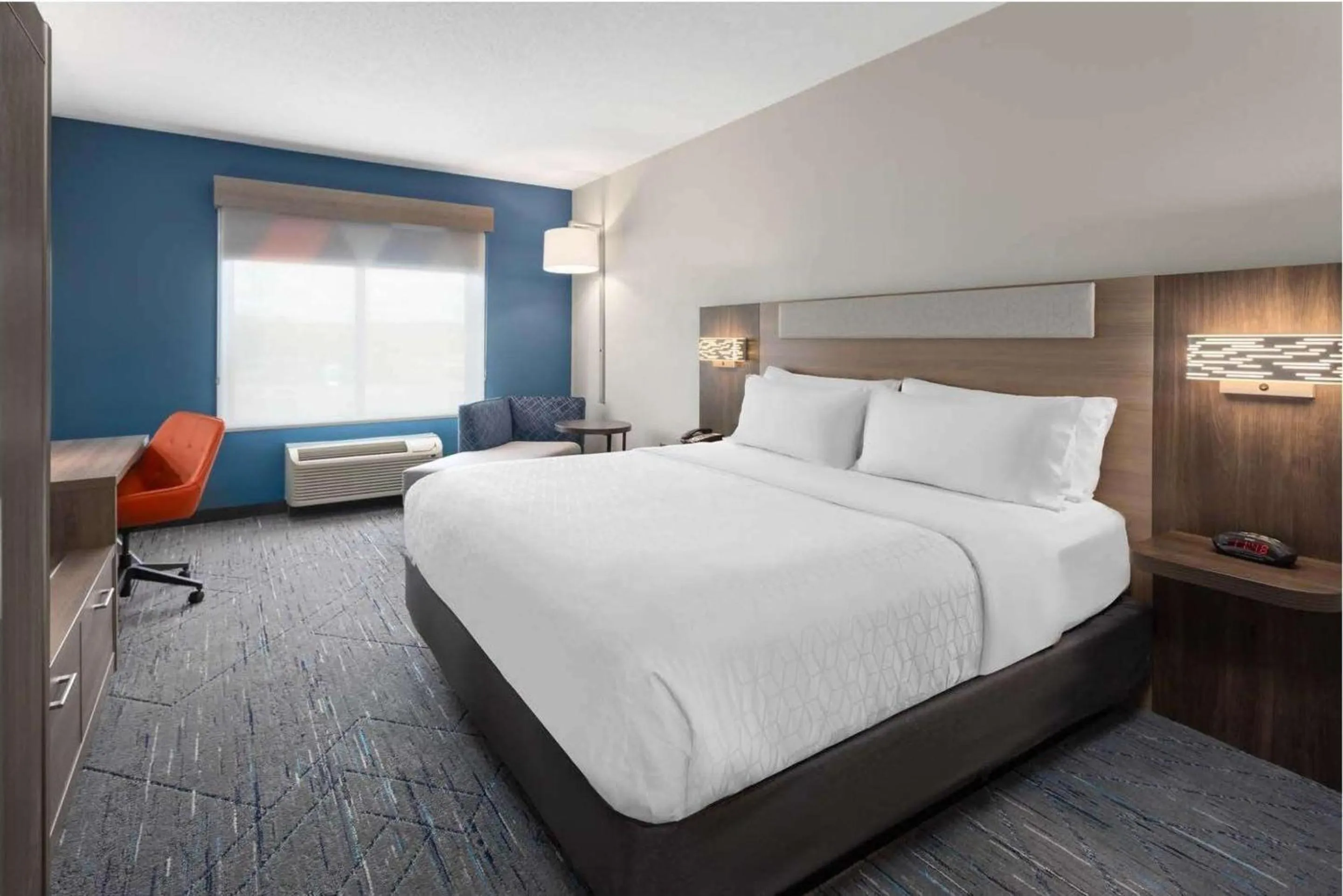 Bed in Holiday Inn Express Hotel & Suites Dubois by IHG