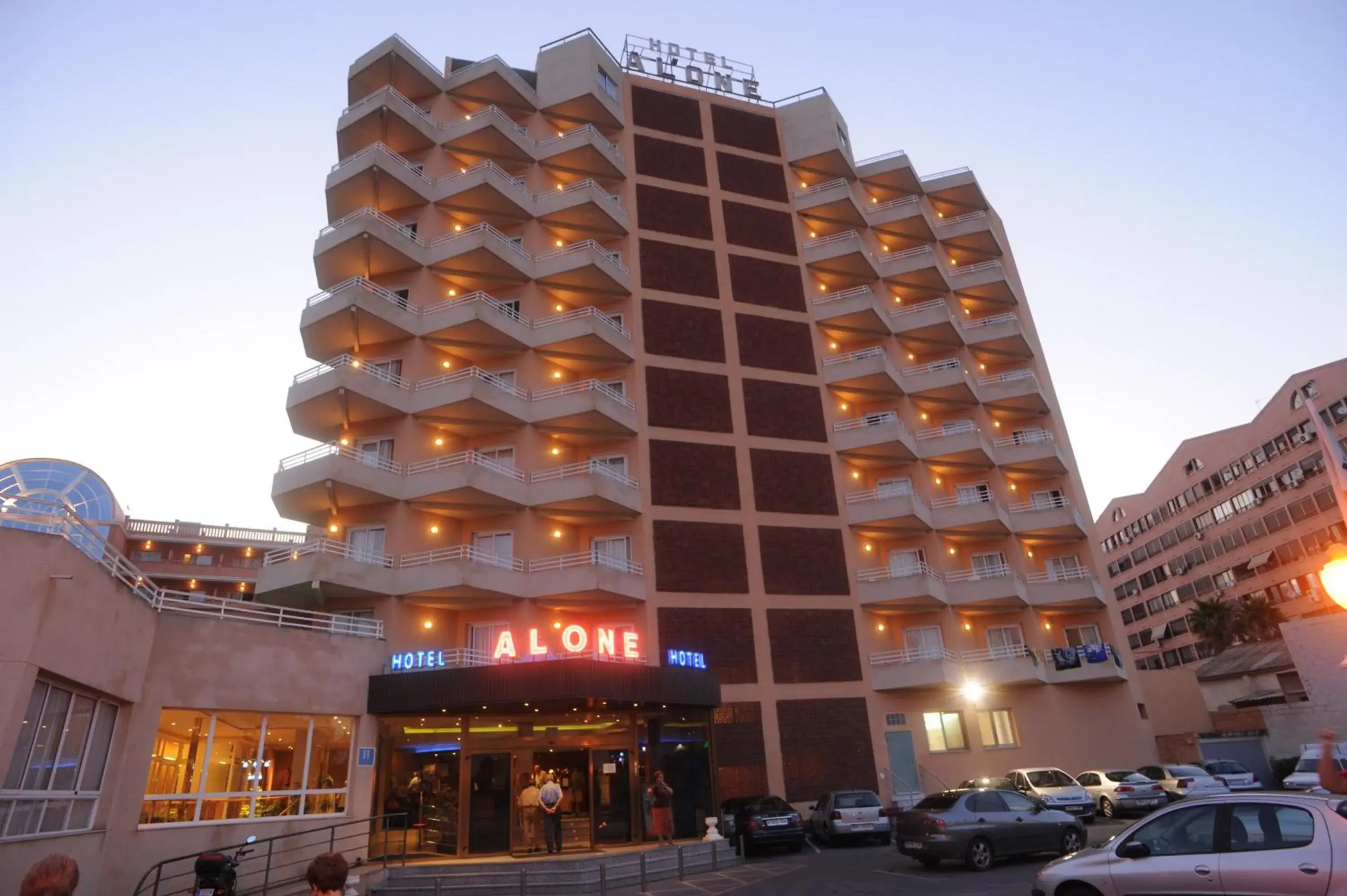 Facade/entrance in Hotel Alone Facade/entrance in Hotel Alone