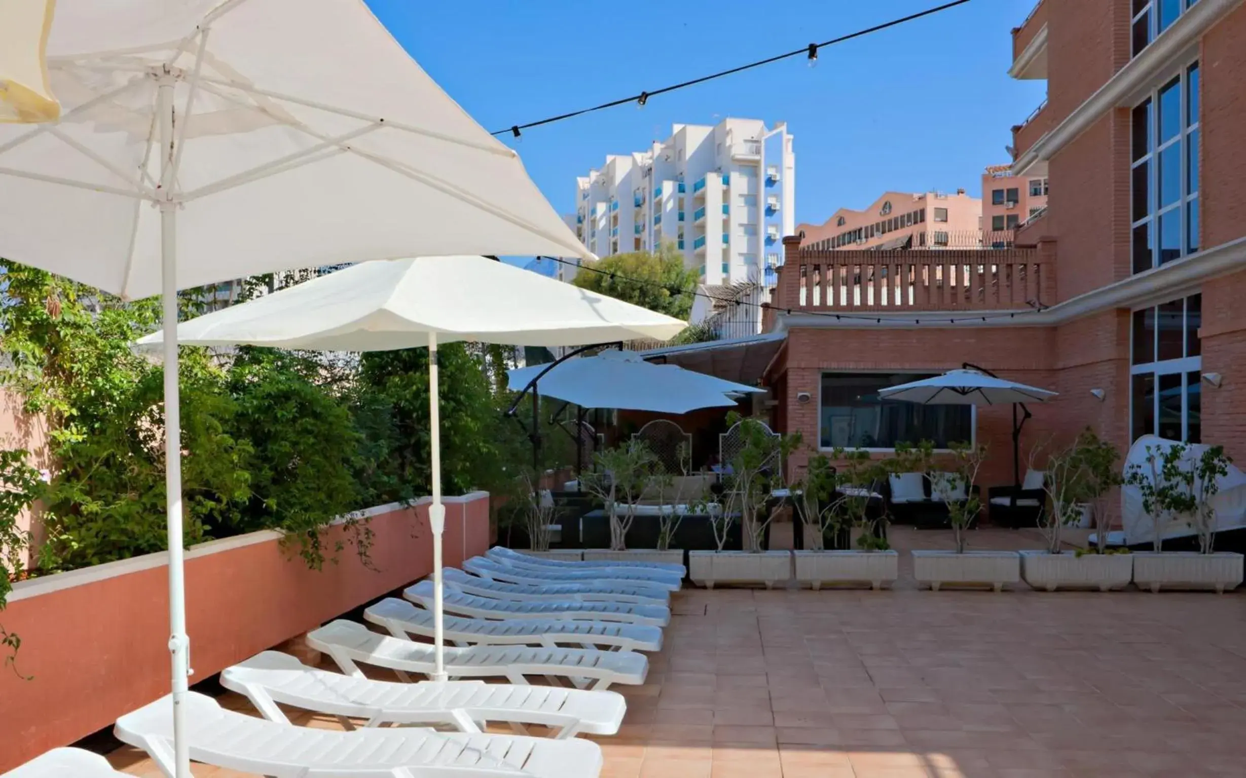 Facade/entrance in Hotel Tropic Facade/entrance in Hotel Tropic