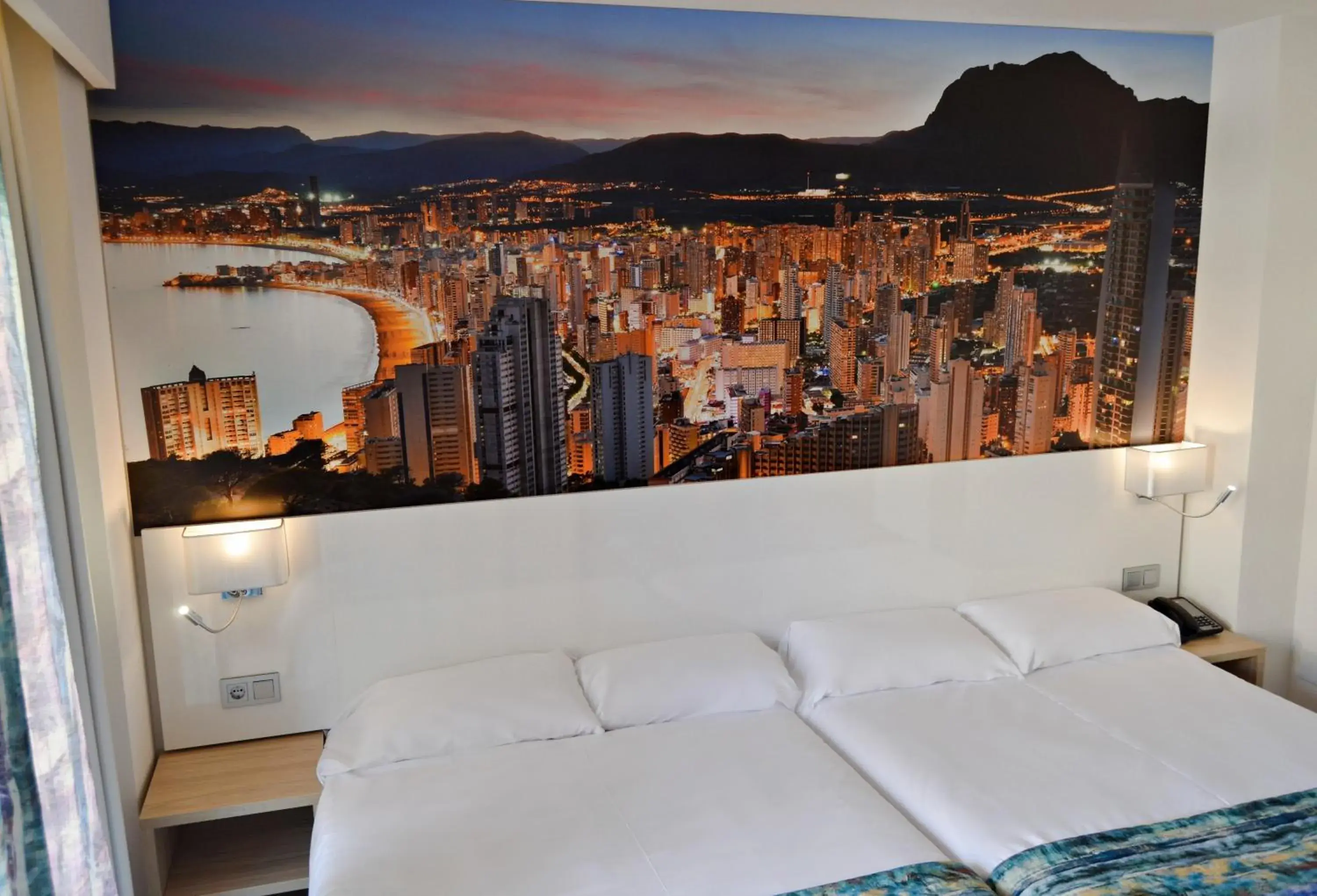 TV and multimedia, Bed in Hotel Tropic TV and multimedia, Bed in Hotel Tropic