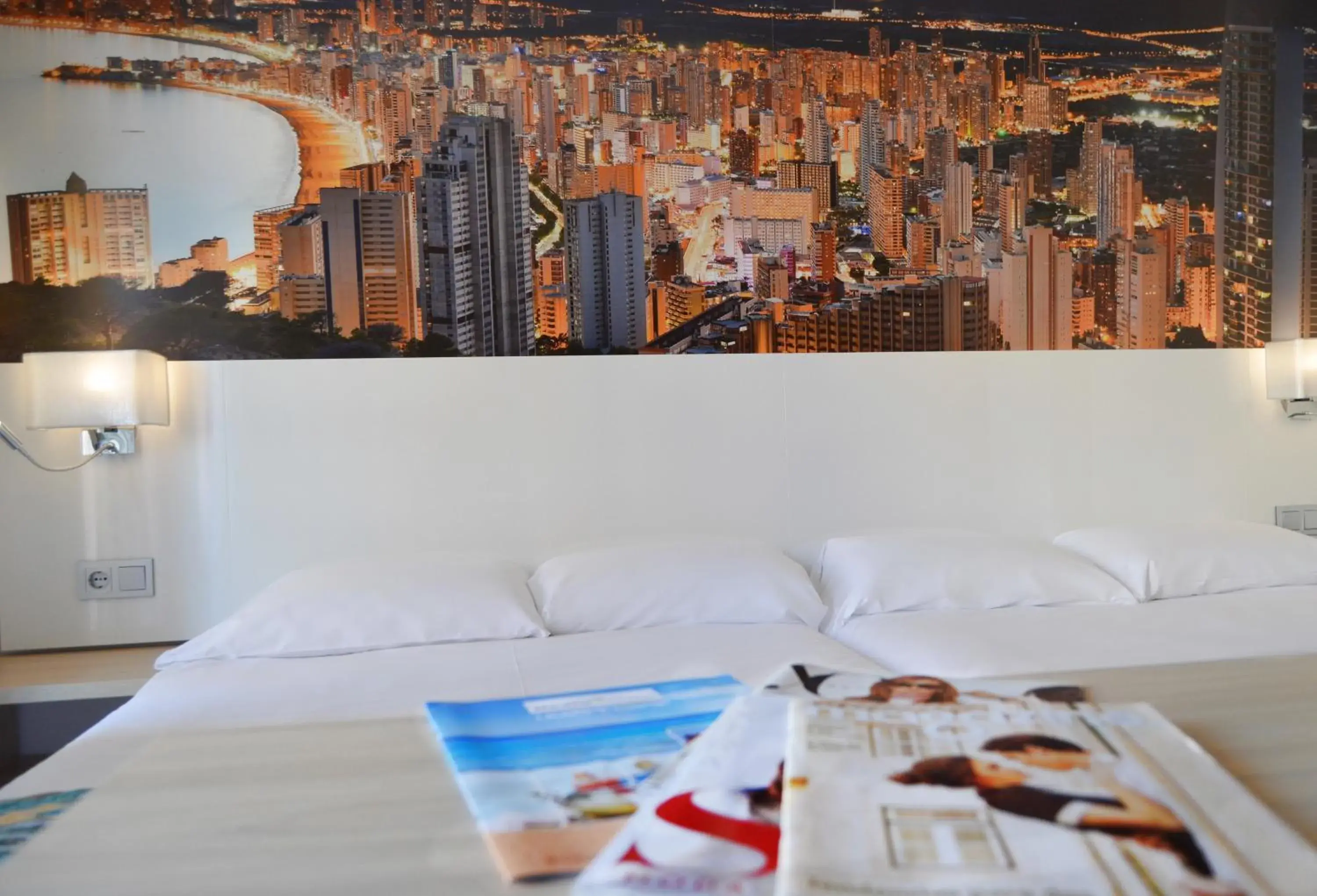 TV and multimedia, Bed in Hotel Tropic TV and multimedia, Bed in Hotel Tropic