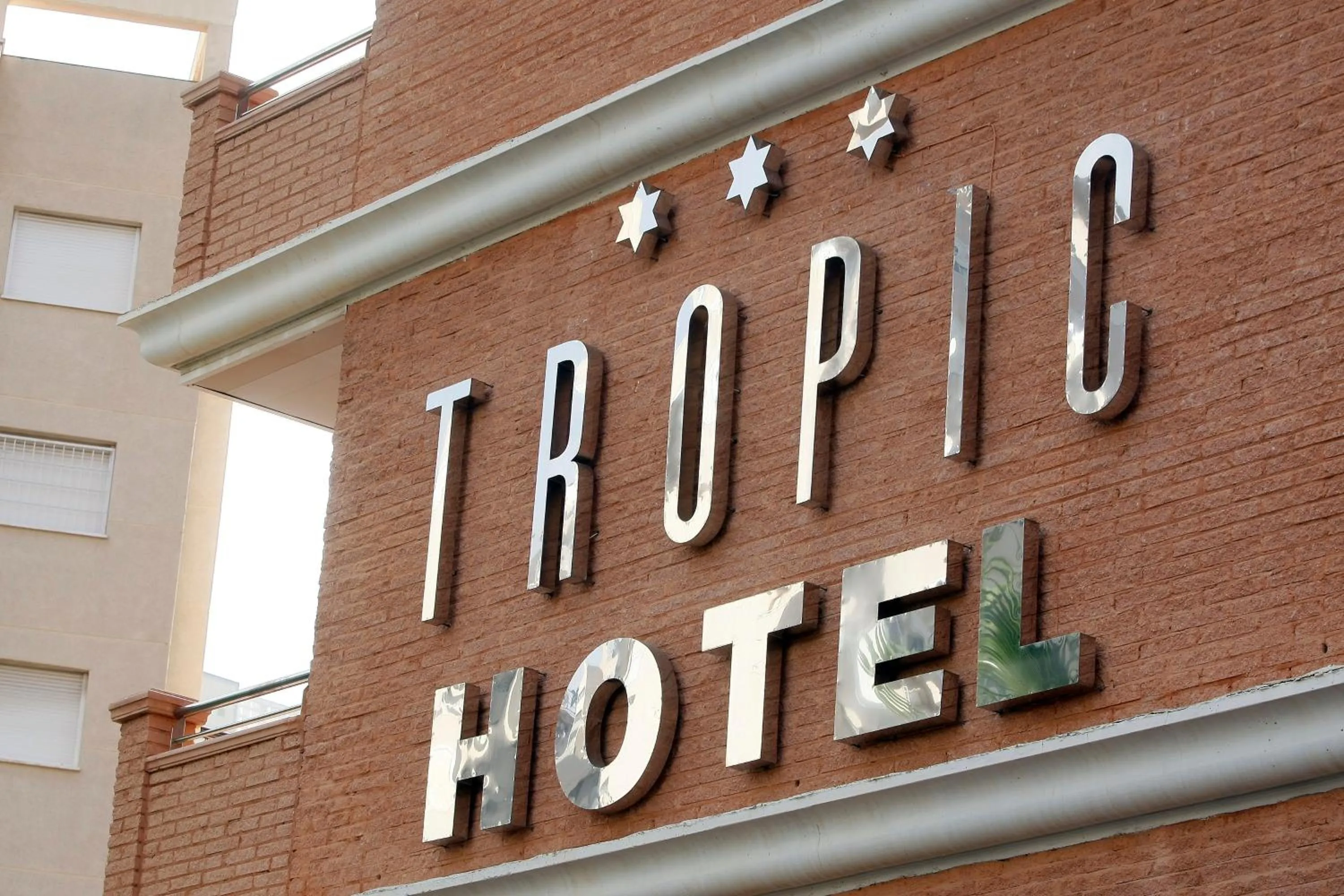 Facade/entrance in Hotel Tropic