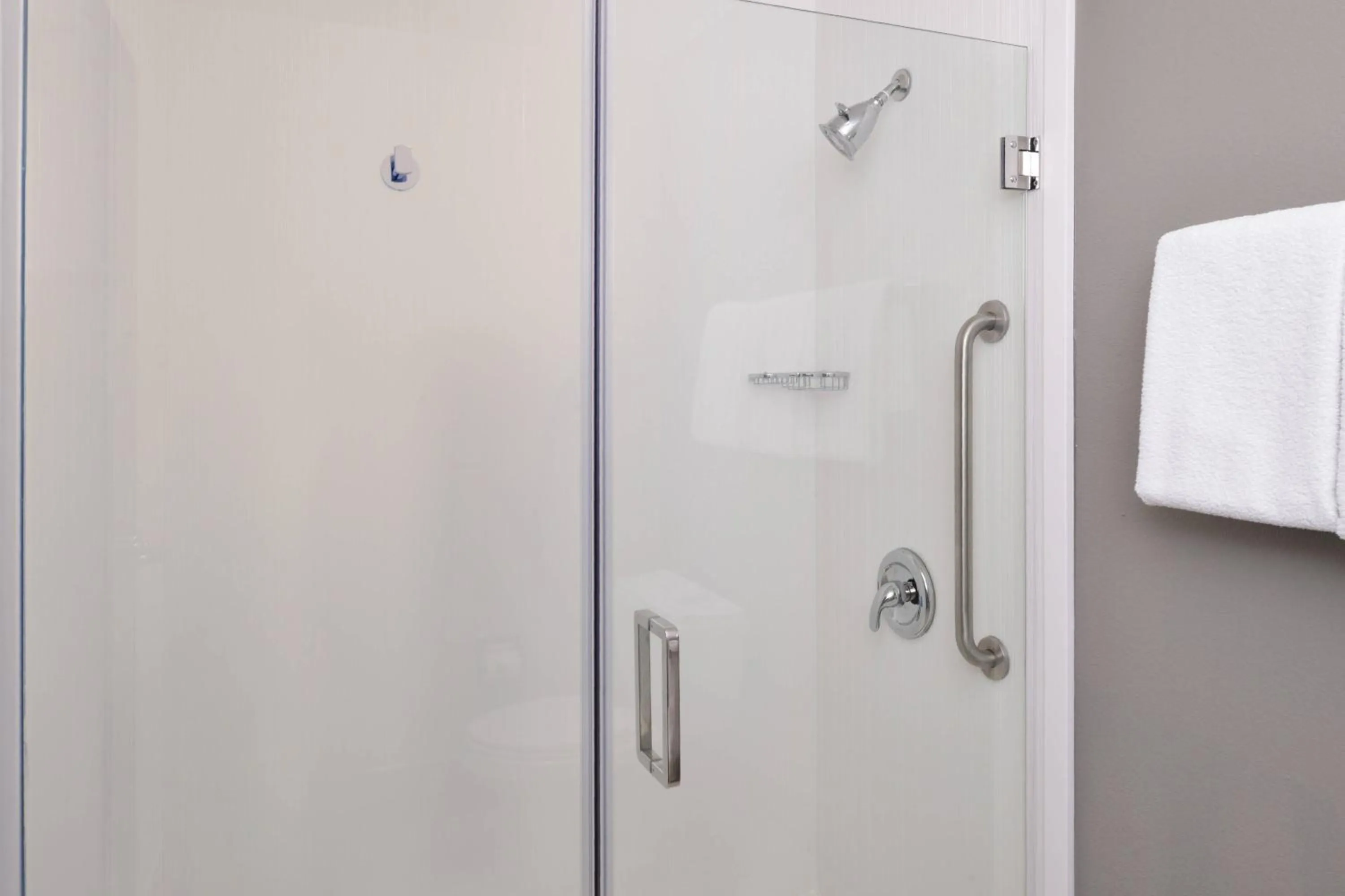 Bathroom in Courtyard Beaumont