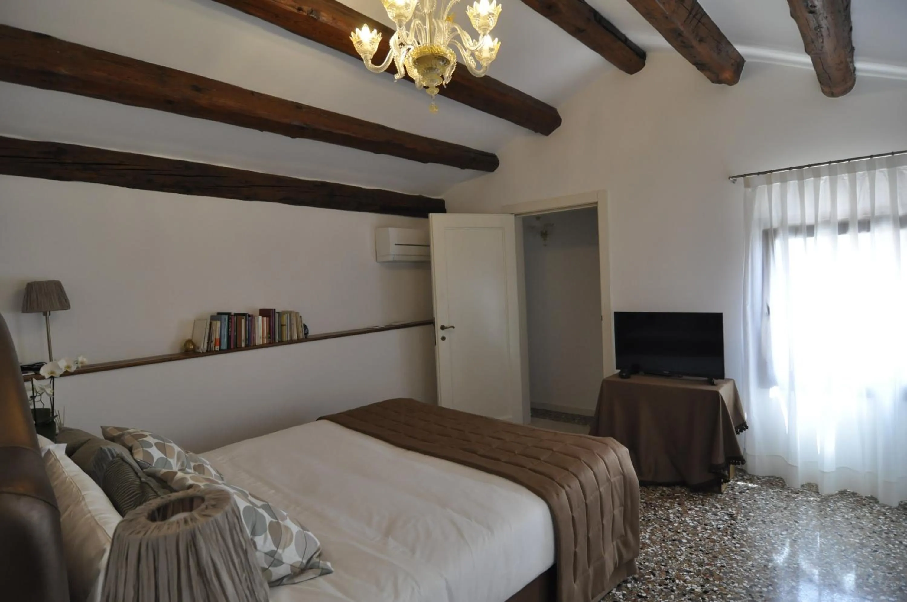 Bathroom, Bed in Casa Colleoni