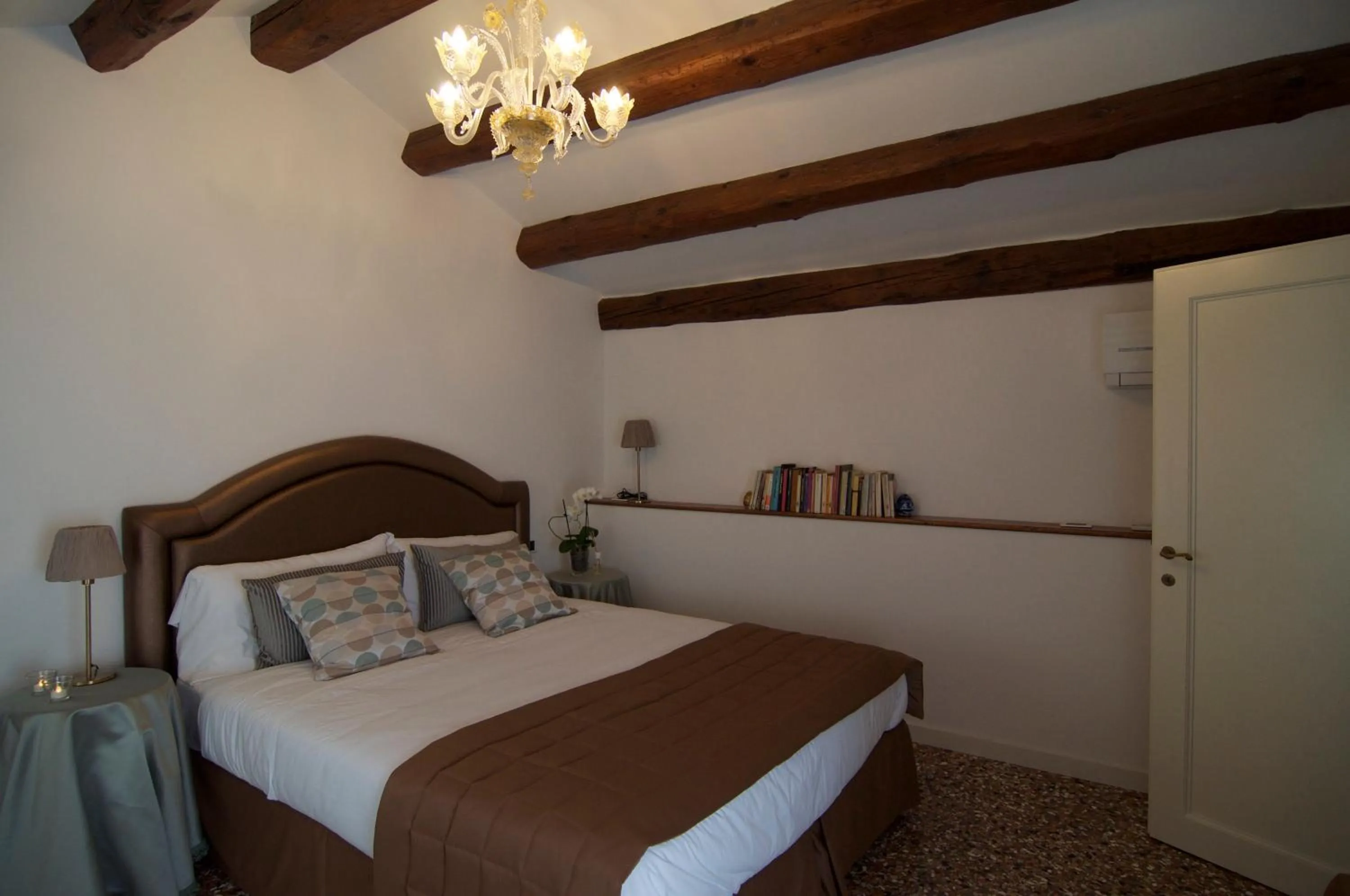 Bedroom, Bed in Casa Colleoni