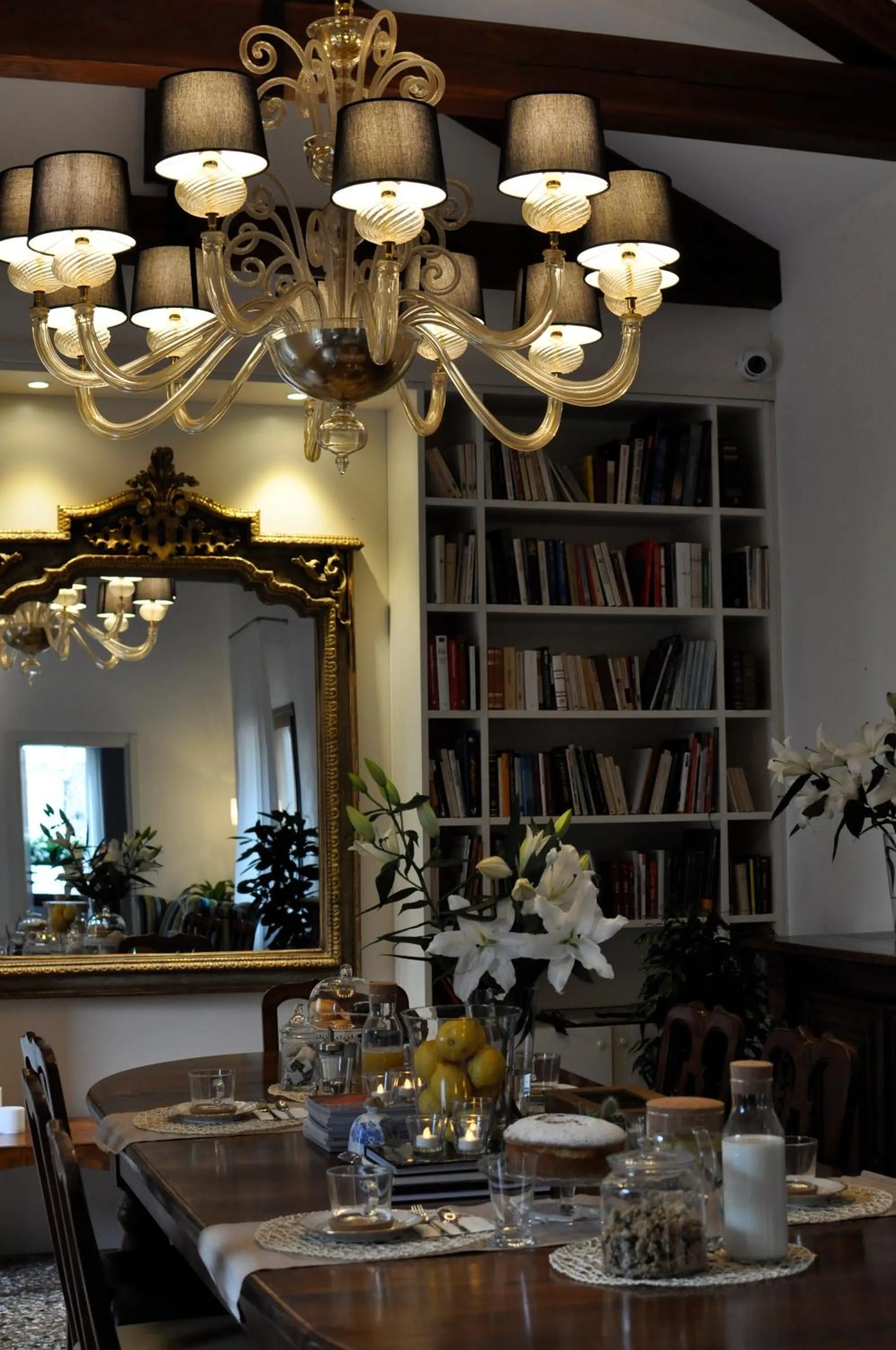 Decorative detail in Casa Colleoni