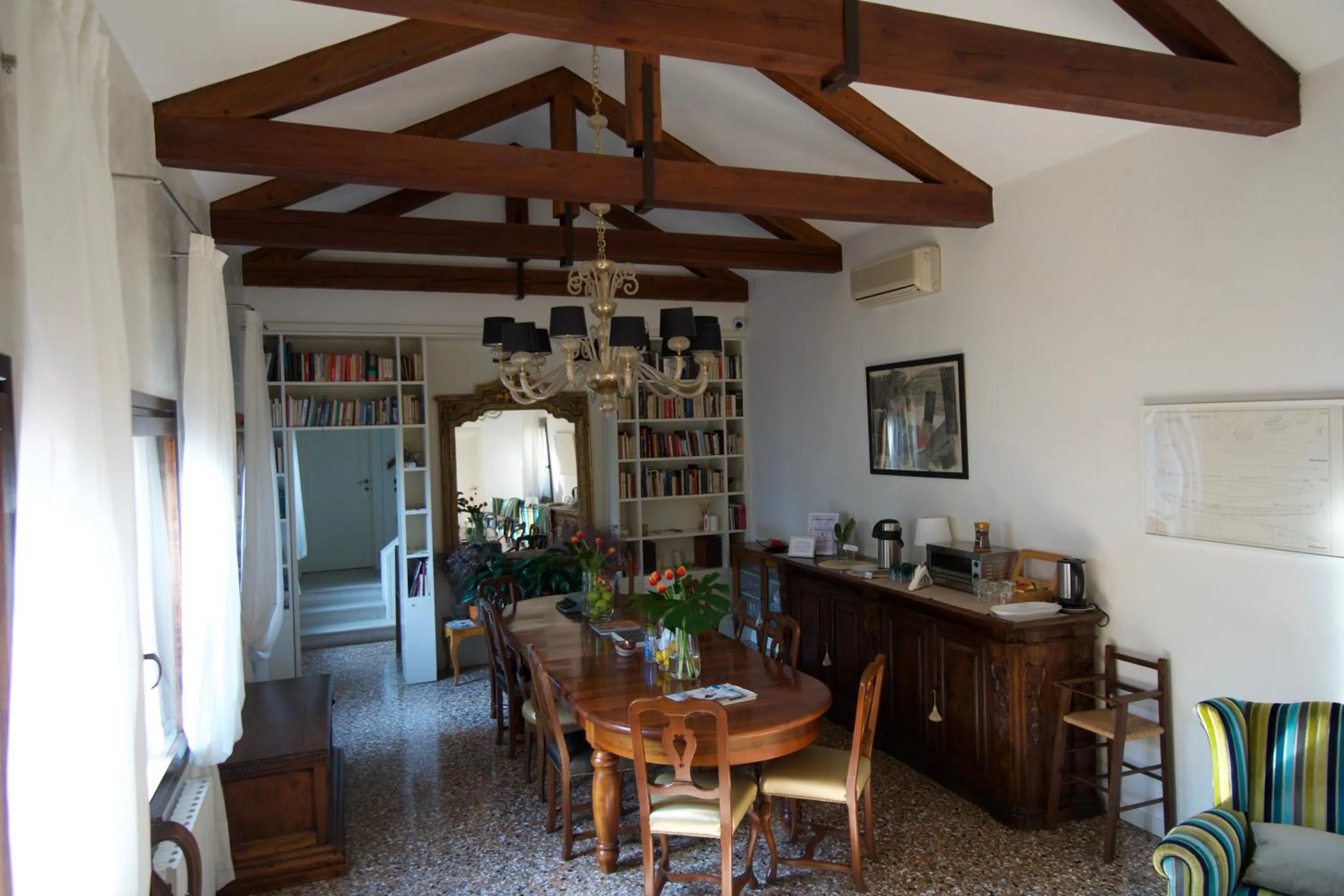 Communal lounge/ TV room in Casa Colleoni