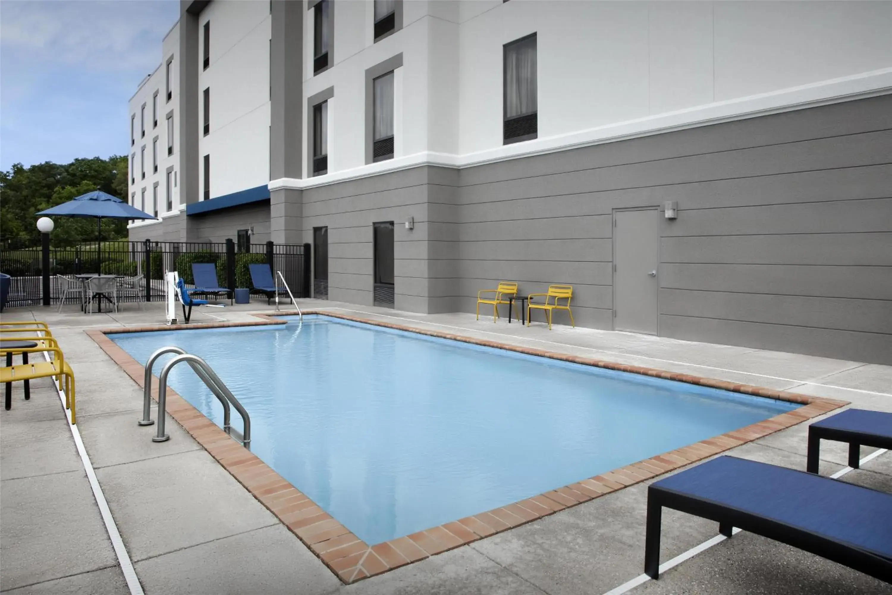 Pool view in Hampton Inn Lenoir City Pool view in Hampton Inn Lenoir City