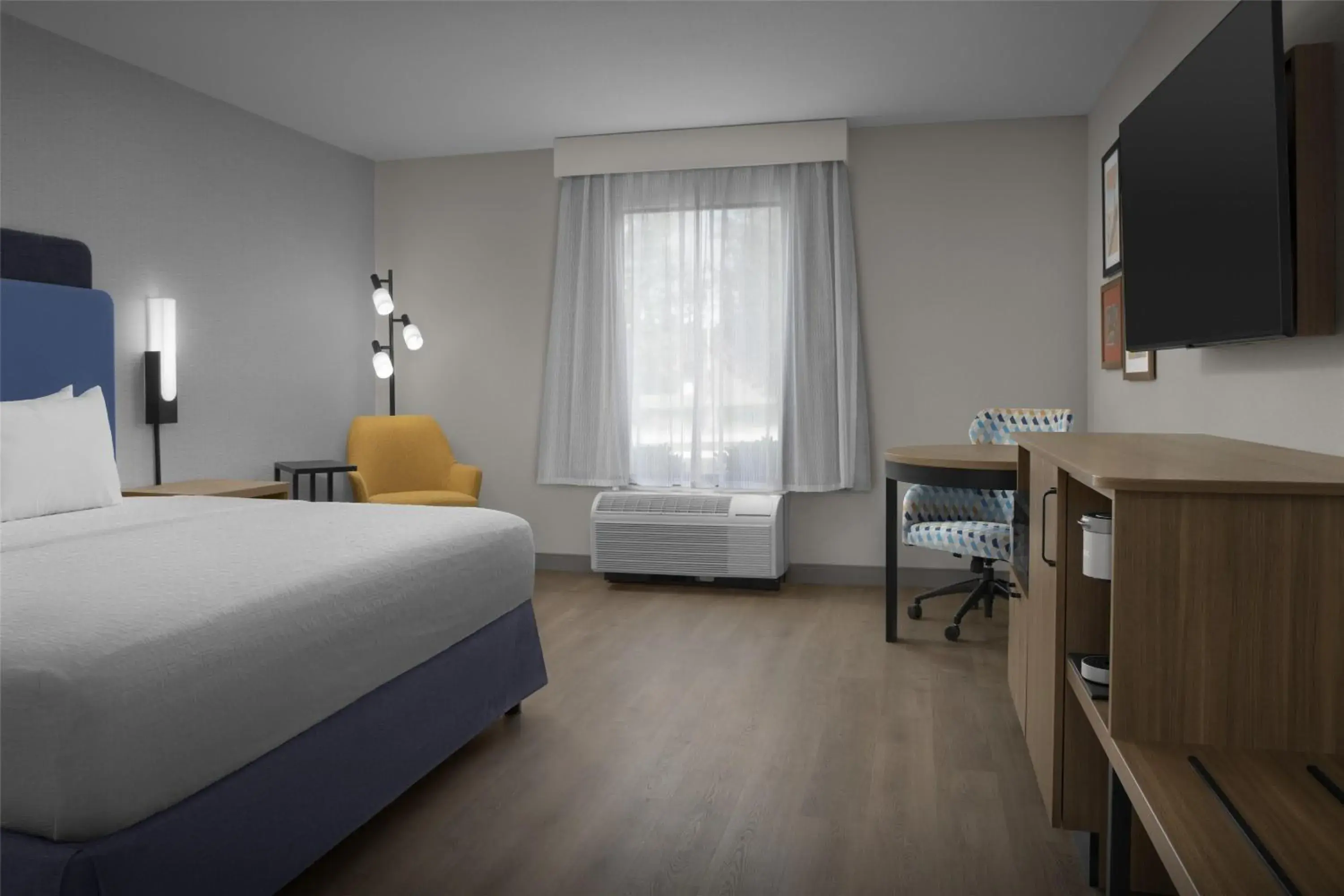 Bed in Hampton Inn Lenoir City Bed in Hampton Inn Lenoir City