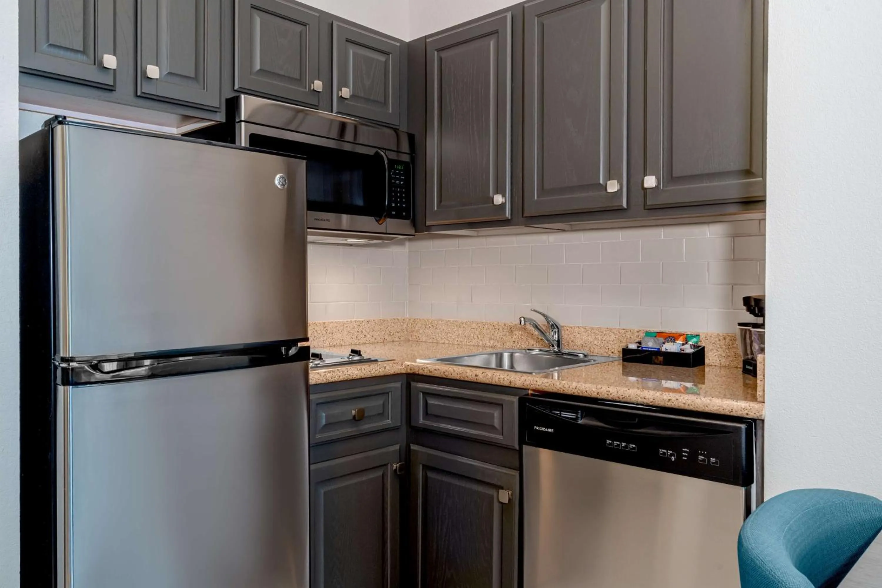 Kitchen or kitchenette in Homewood Suites by Hilton Eatontown
